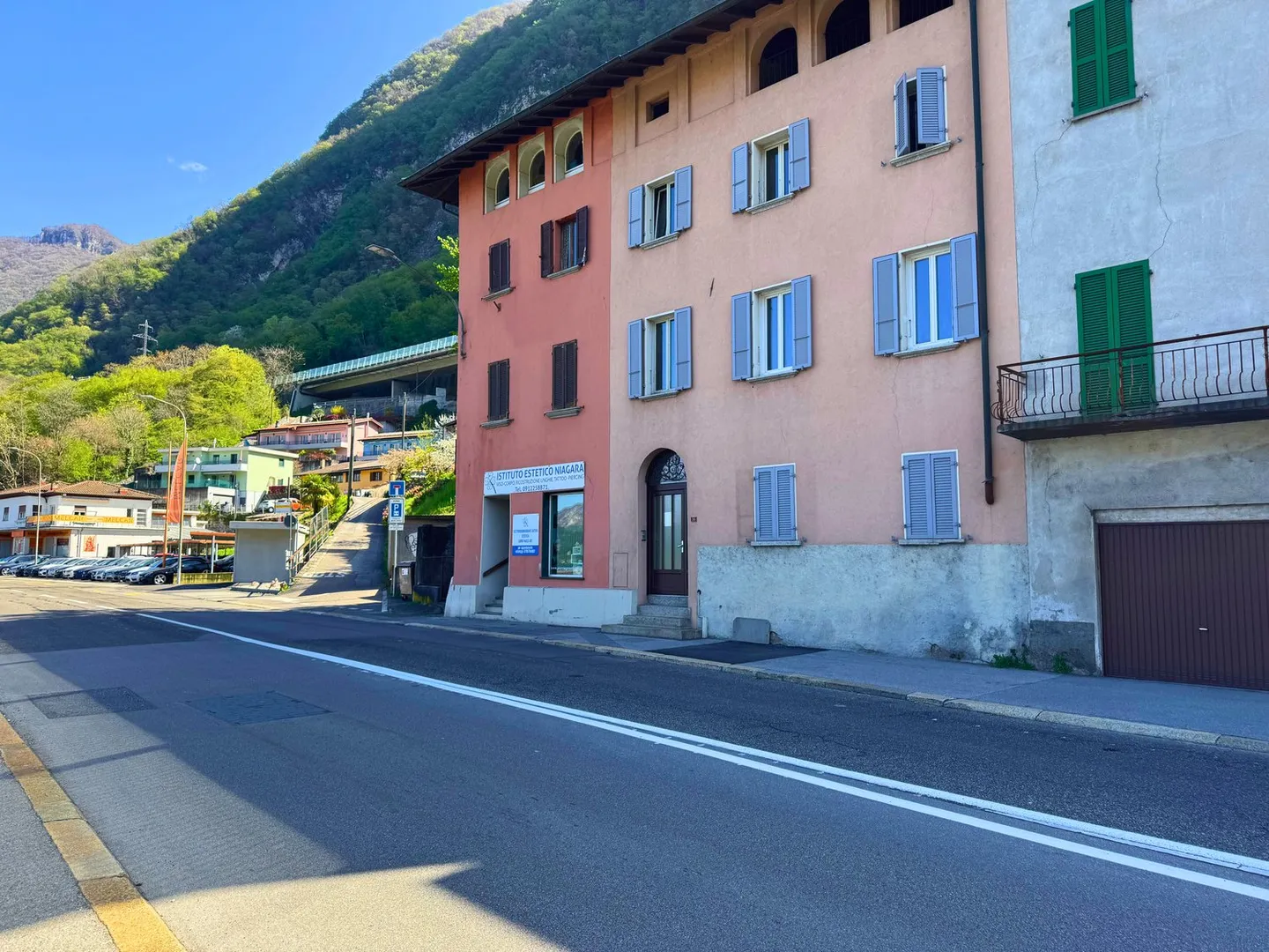 À vendre à Capolago : une maison de location entièrement louée - Photo 1 sur 11