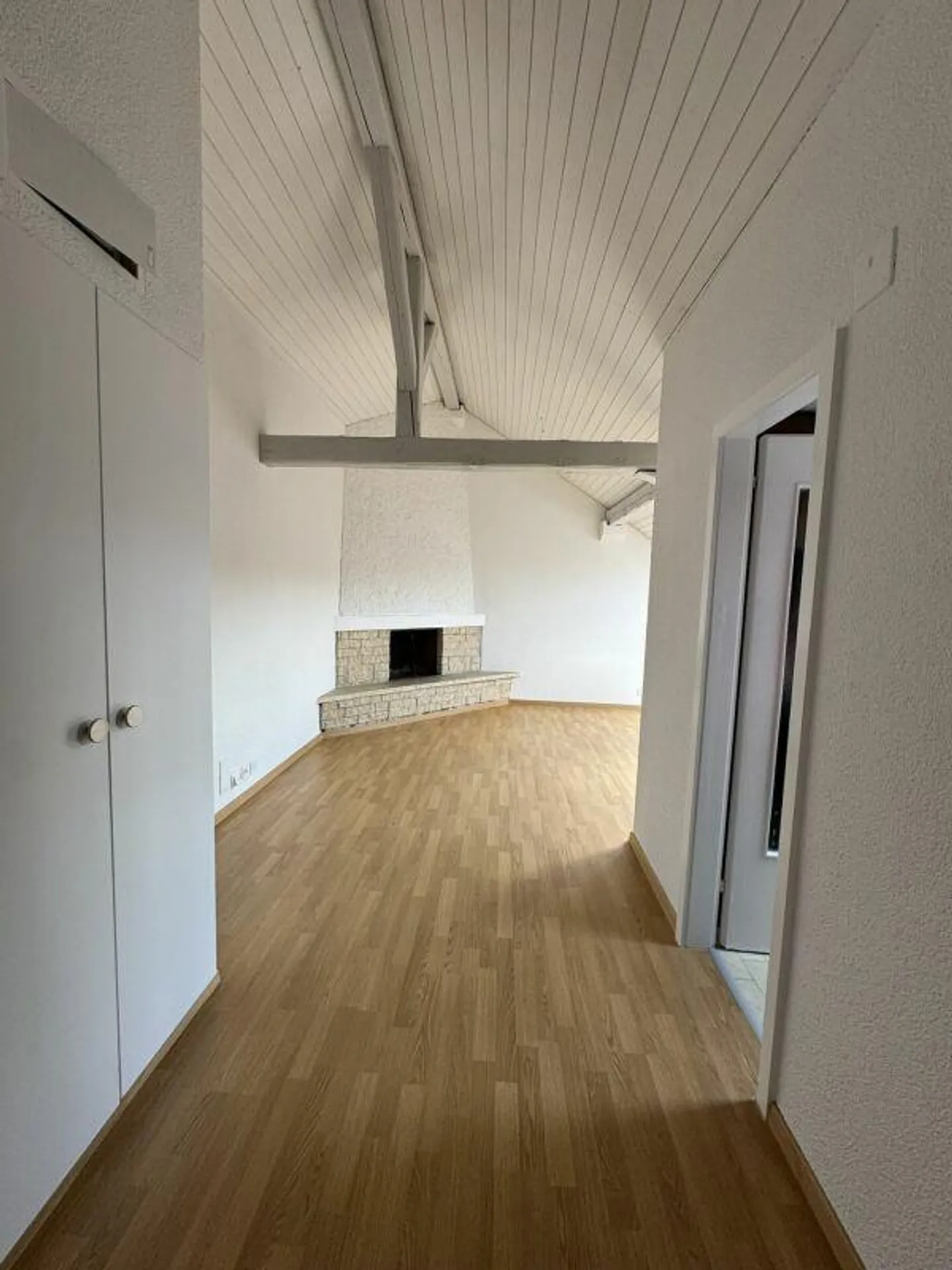 Appartamento mansardato di 2 stanze in posizione centrale - Foto 2 di 9