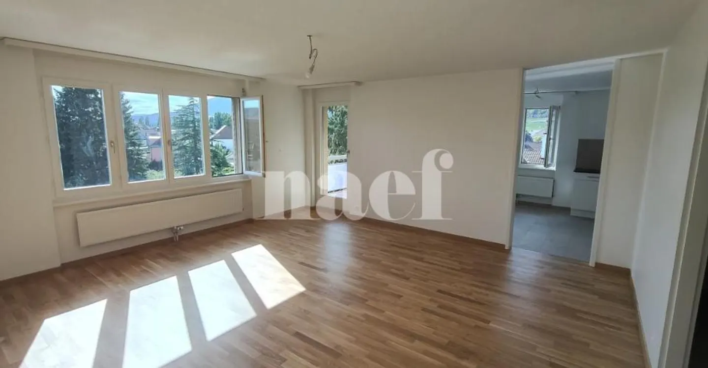 Appartement spacieux 4.5 pièces - Photo 4 sur 9