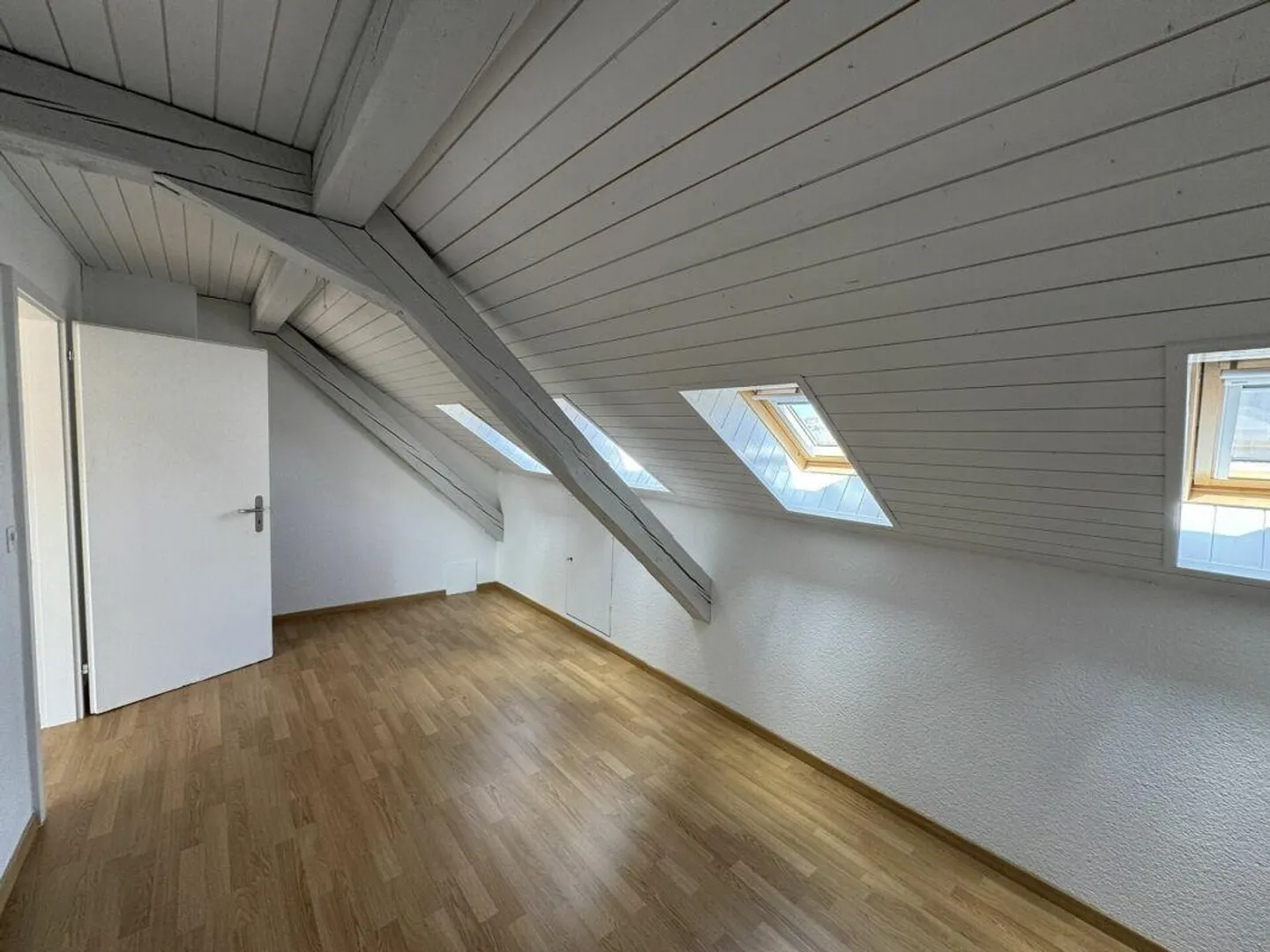 Appartamento mansardato di 2 stanze in posizione centrale - Foto 6 di 9