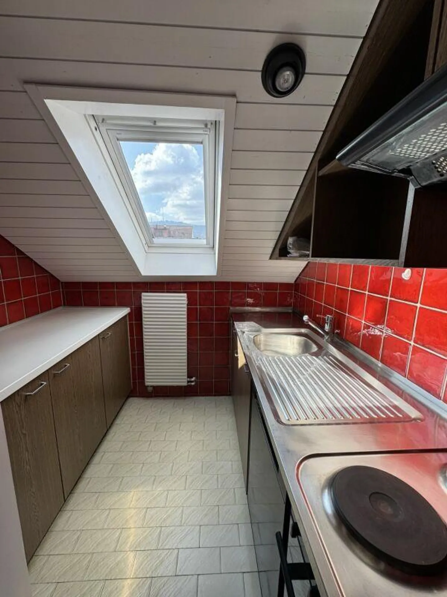 Appartamento mansardato di 2 stanze in posizione centrale - Foto 7 di 9