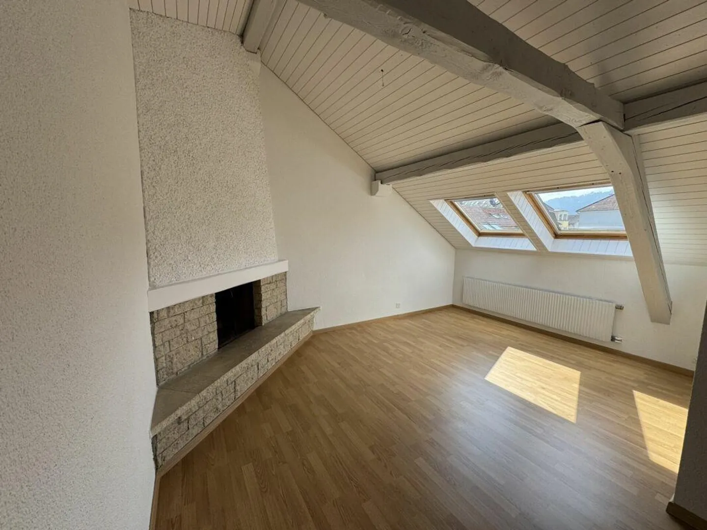 Appartamento mansardato di 2 stanze in posizione centrale - Foto 3 di 9