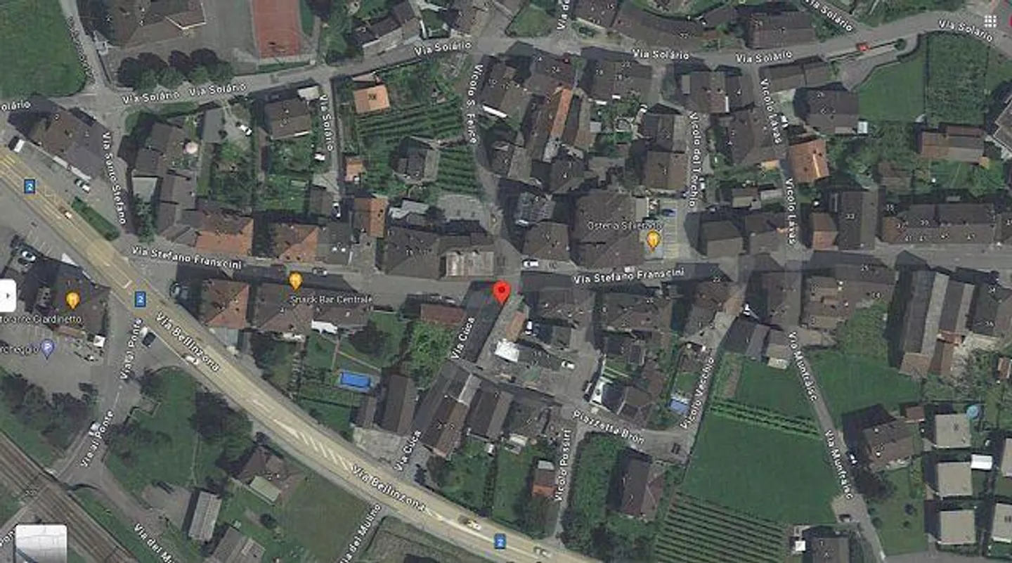 Grande stalla nel centro del villaggio da ampliare in una posizione centrale e soleggiata - Foto 29 di 29