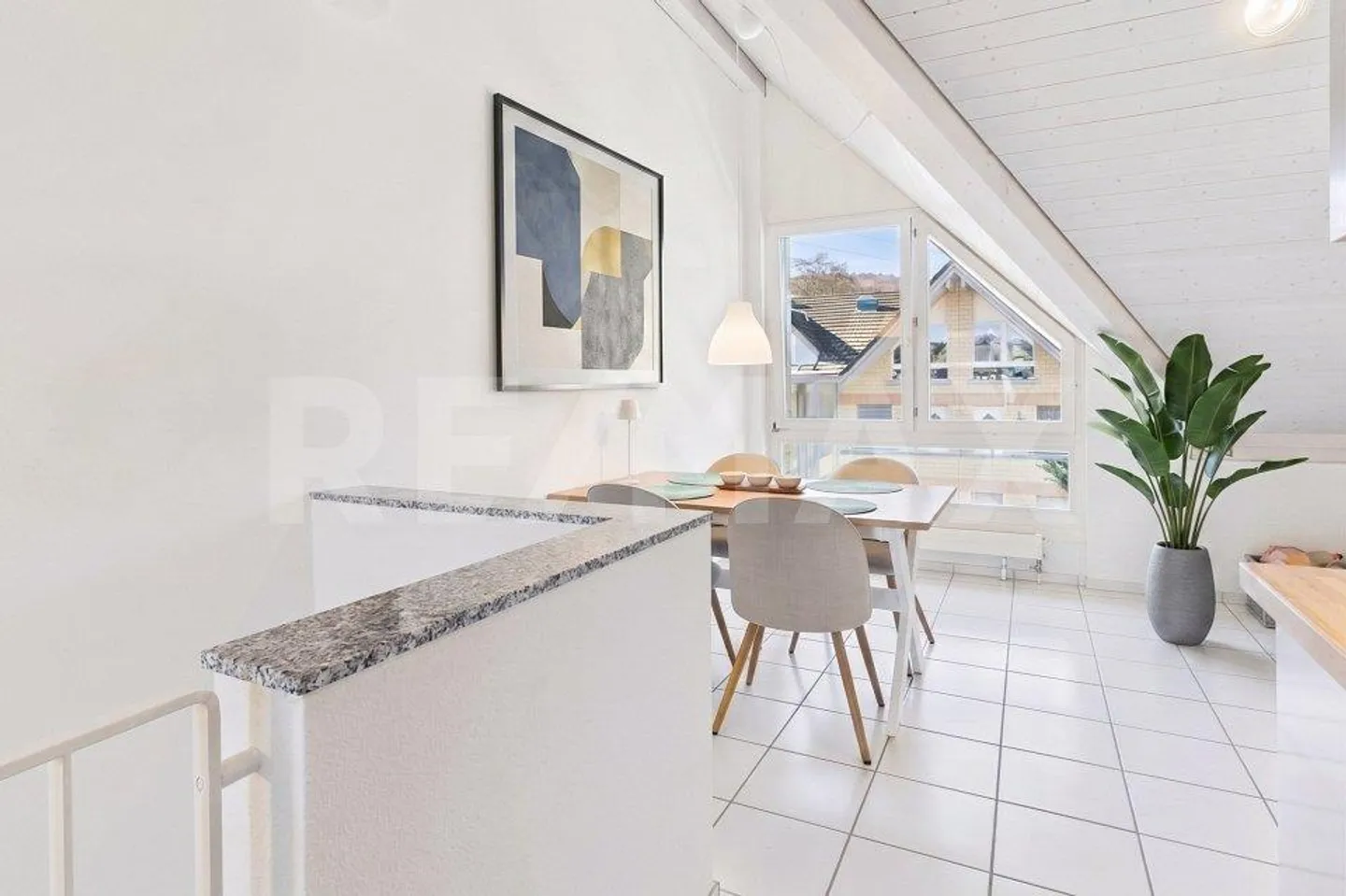 75 m² auf zwei Etagen  Maisonette mit zwei Balkonen - Foto 3 von 13