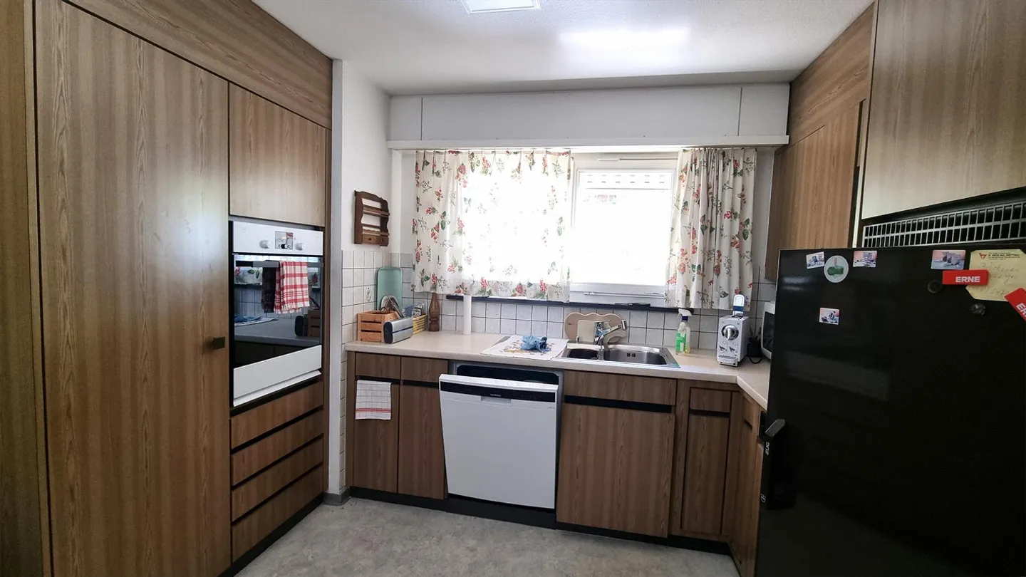 Casa unifamiliare in posizione collinare con bella vista - Foto 3 di 8