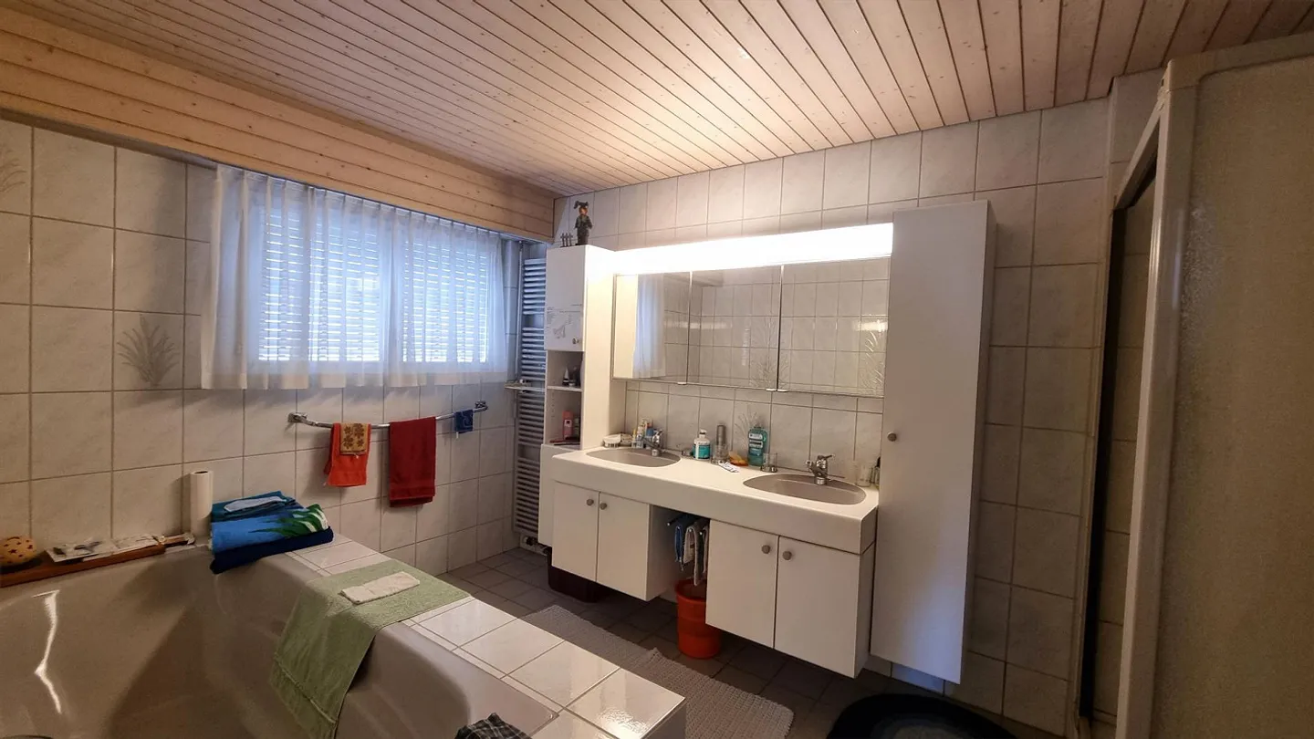 Casa unifamiliare in posizione collinare con bella vista - Foto 7 di 8