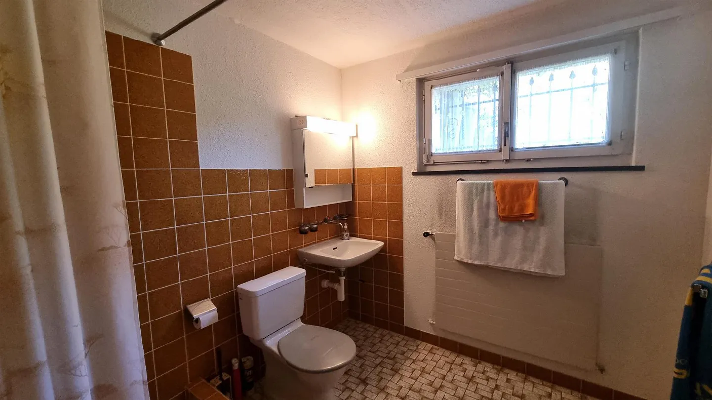 Casa unifamiliare in posizione collinare con bella vista - Foto 8 di 8