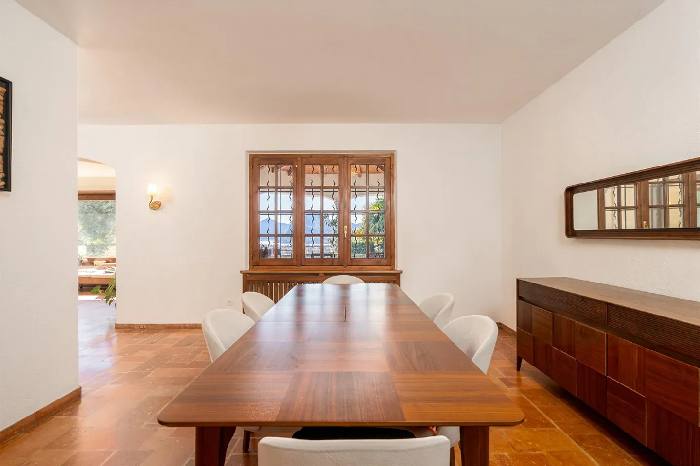 A Paradise Corner - Mediterranean Elegance with Lake View - Photo 4 of 13