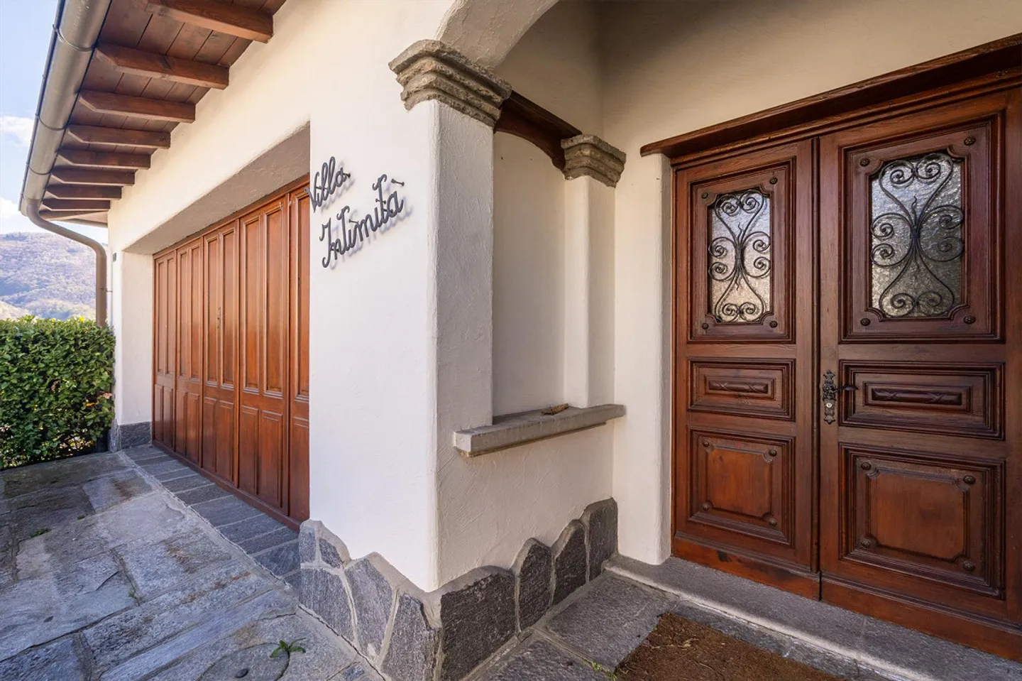 A Paradise Corner - Mediterranean Elegance with Lake View - Photo 11 of 13