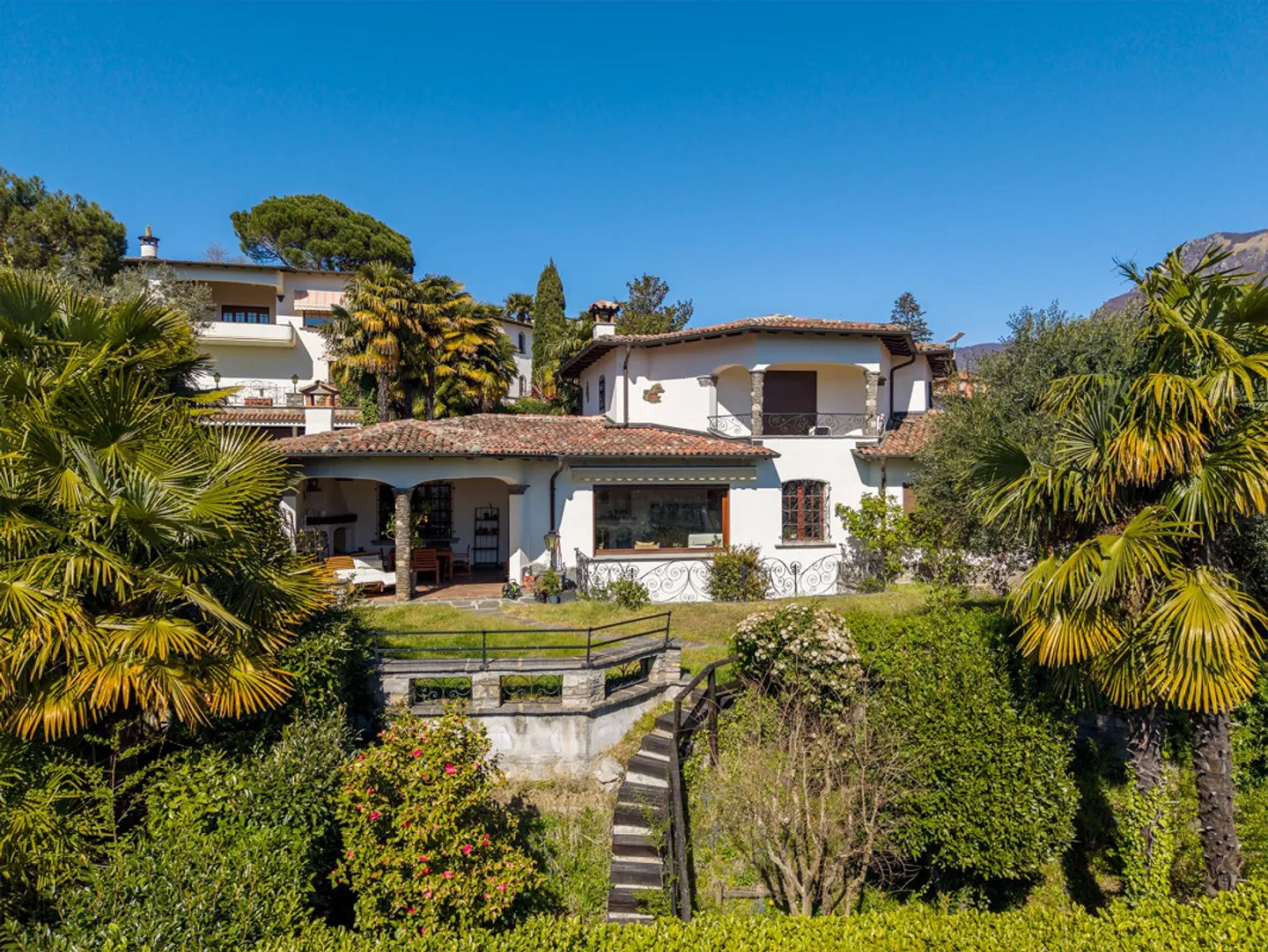 A Paradise Corner - Mediterranean Elegance with Lake View - Photo 13 of 13