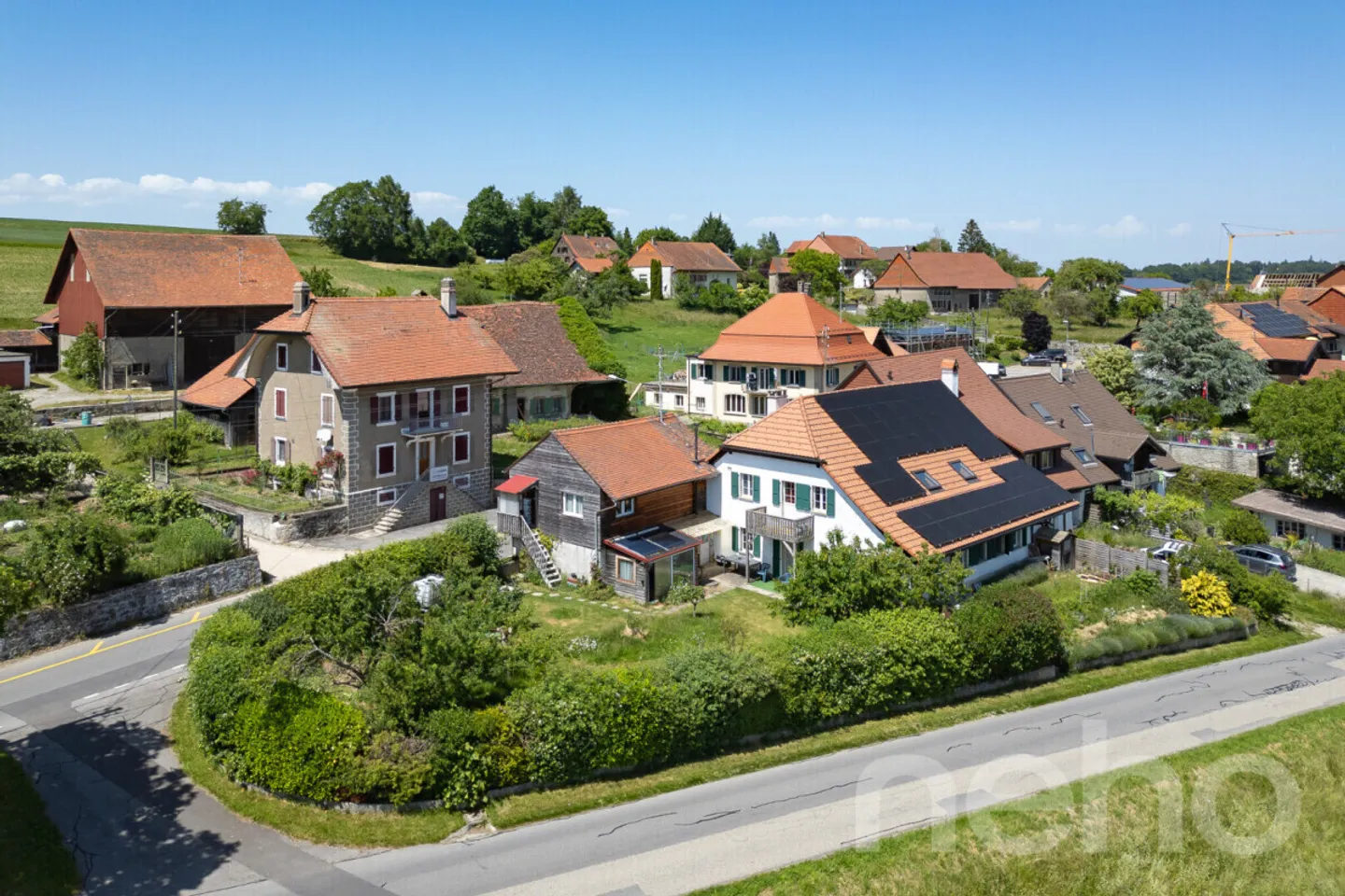 House with character and 3 apartments, garden and view - great potential - Photo 1 of 12