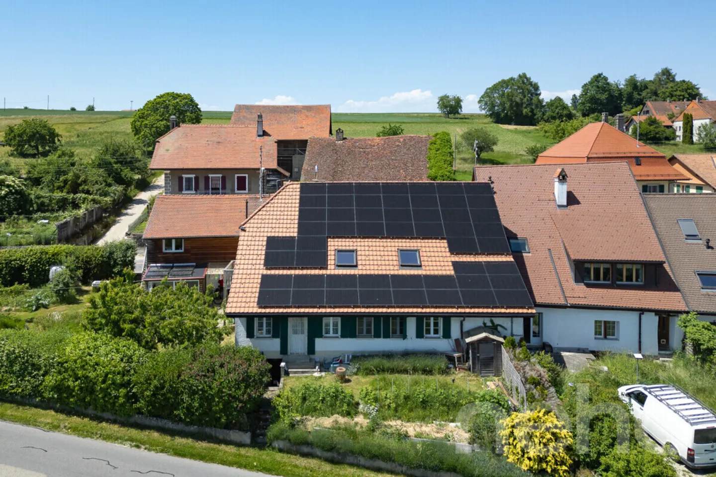 House with character and 3 apartments, garden and view - great potential - Photo 2 of 12