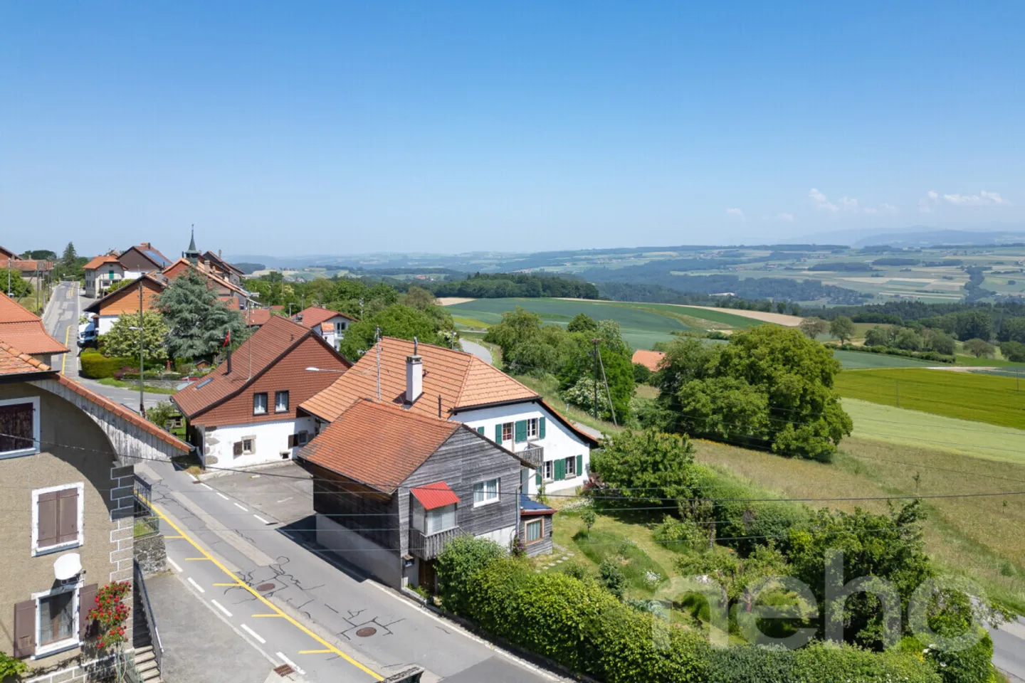 House with character and 3 apartments, garden and view - great potential - Photo 4 of 12