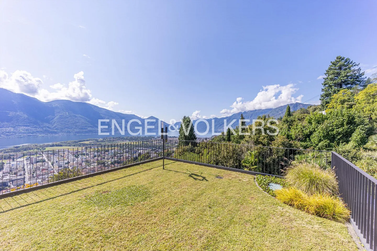 Appartement 2,5 pièces avec terrasse de rêve et piscine (69) - Photo 6 sur 9