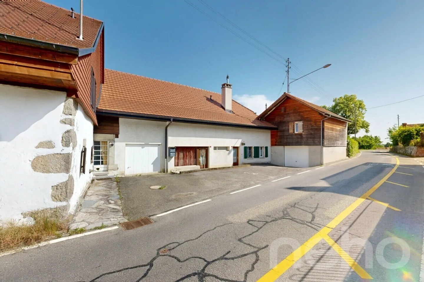 House with character and 3 apartments, garden and view - great potential - Photo 11 of 12