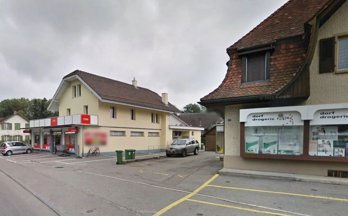 Residential and commercial building in a good location - Photo 3 of 12