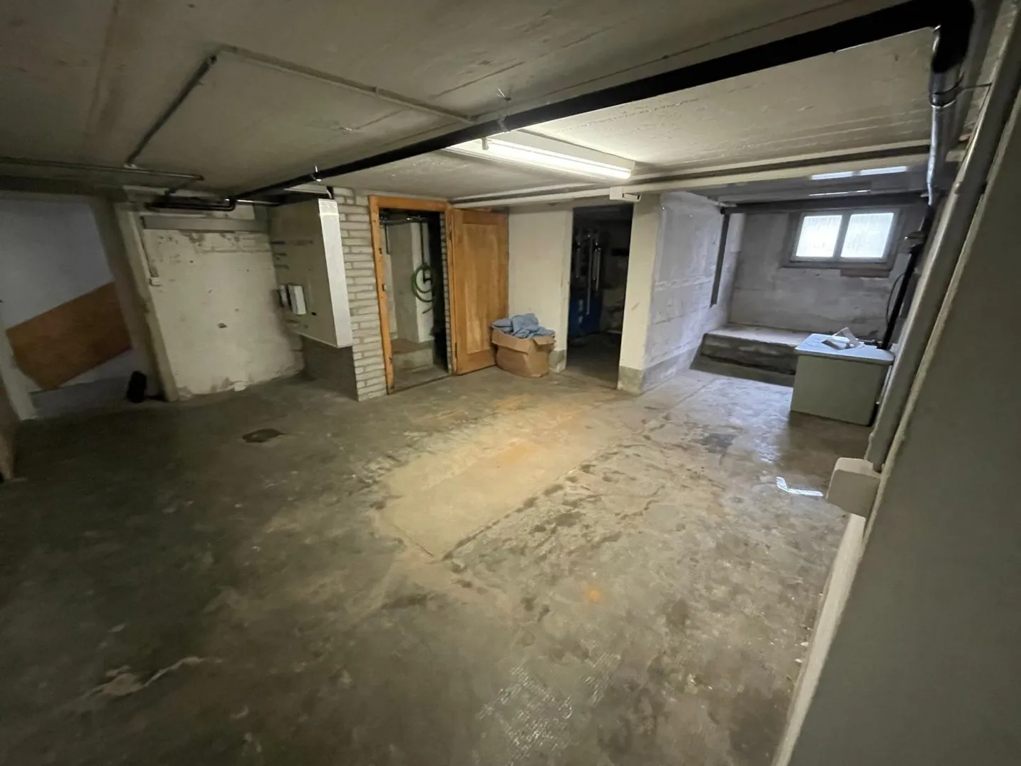 Residential and commercial building in a good location - Photo 7 of 12