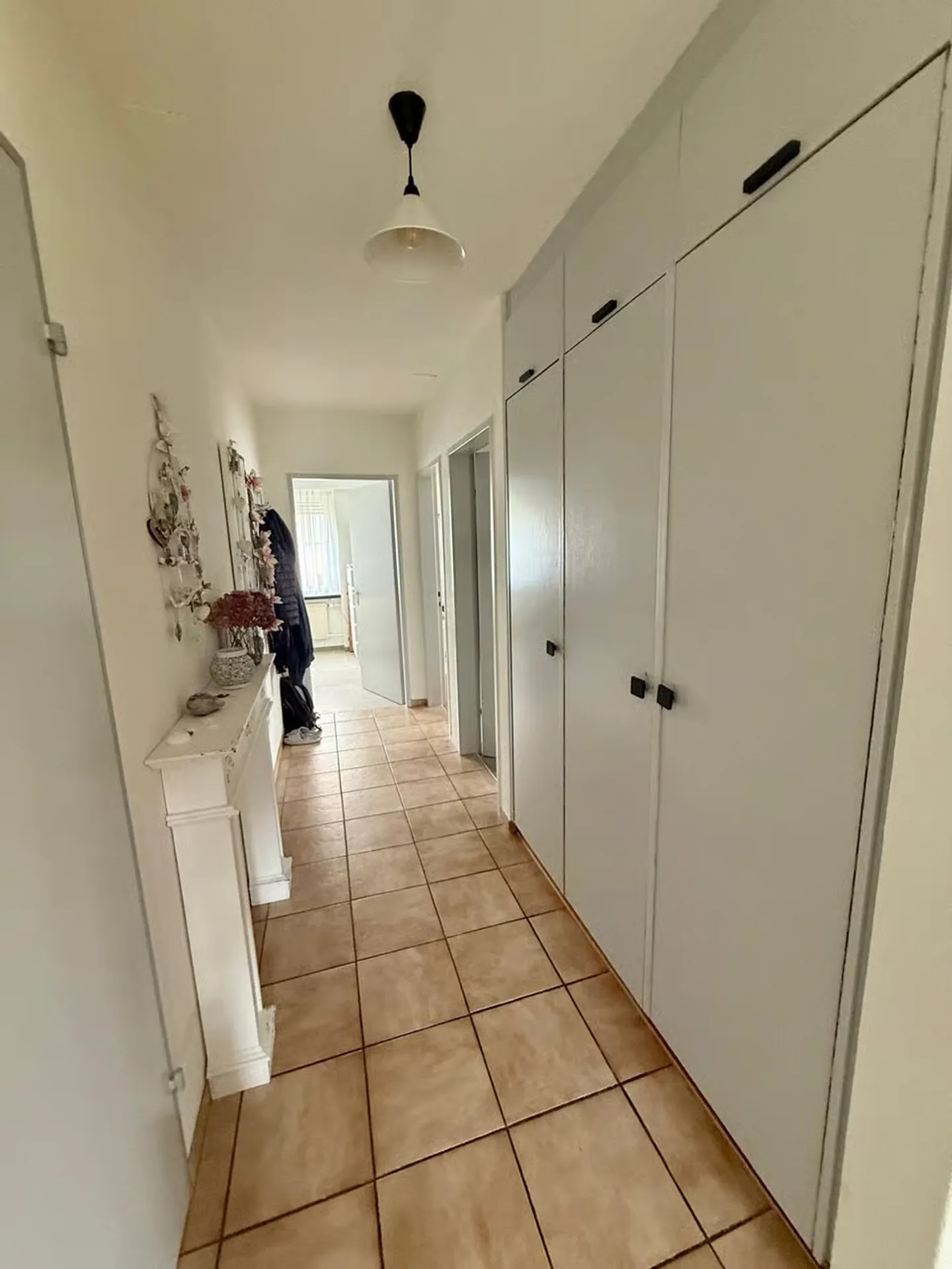 Appartamento di 4 stanze al piano rialzato in posizione tranquilla - Foto 7 di 9