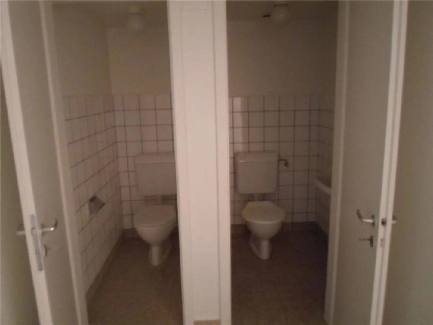 Office in a central location in the Gellert district - Photo 4 of 6