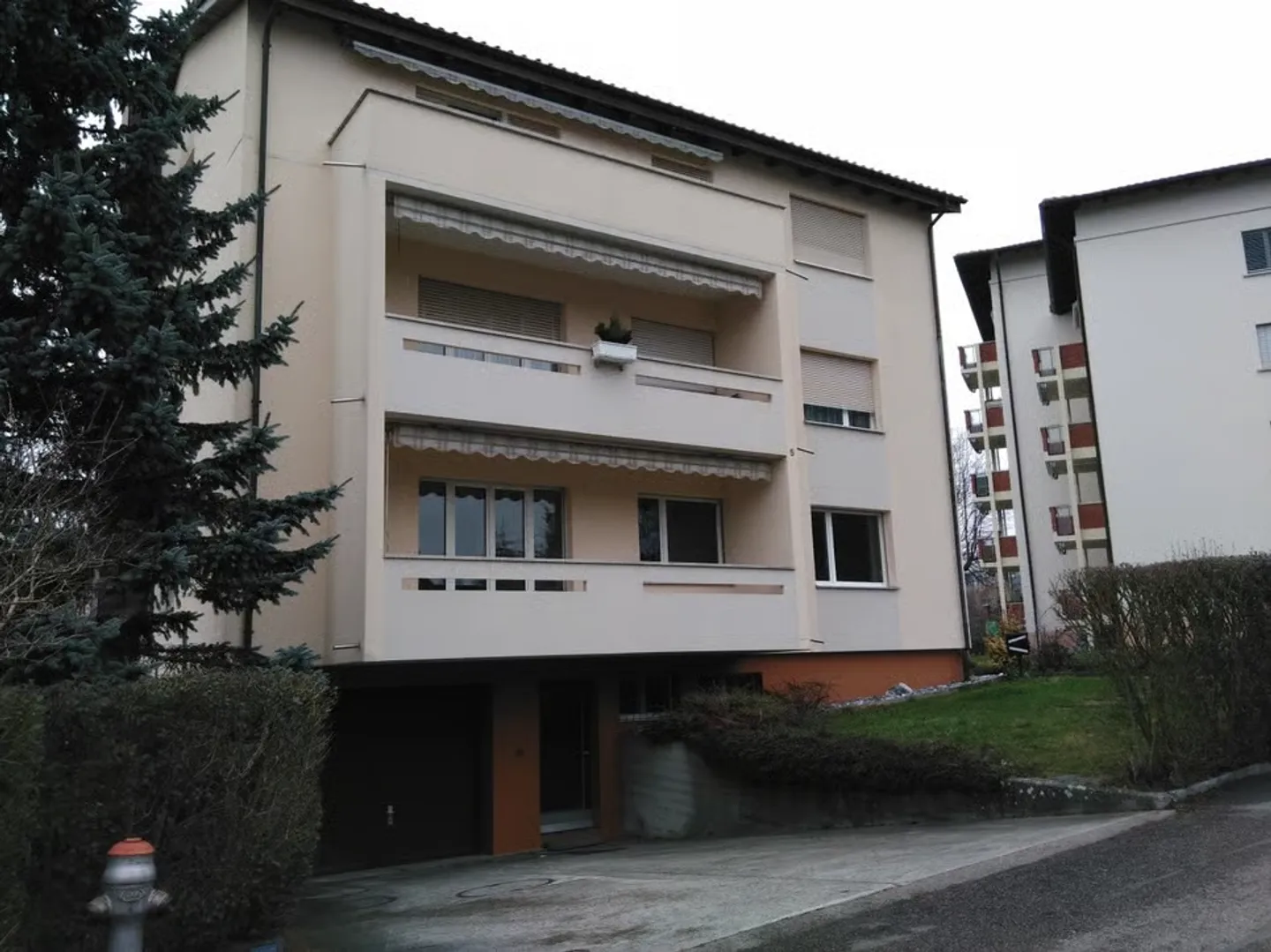 Appartamento di 4 stanze al piano rialzato in posizione tranquilla - Foto 9 di 9
