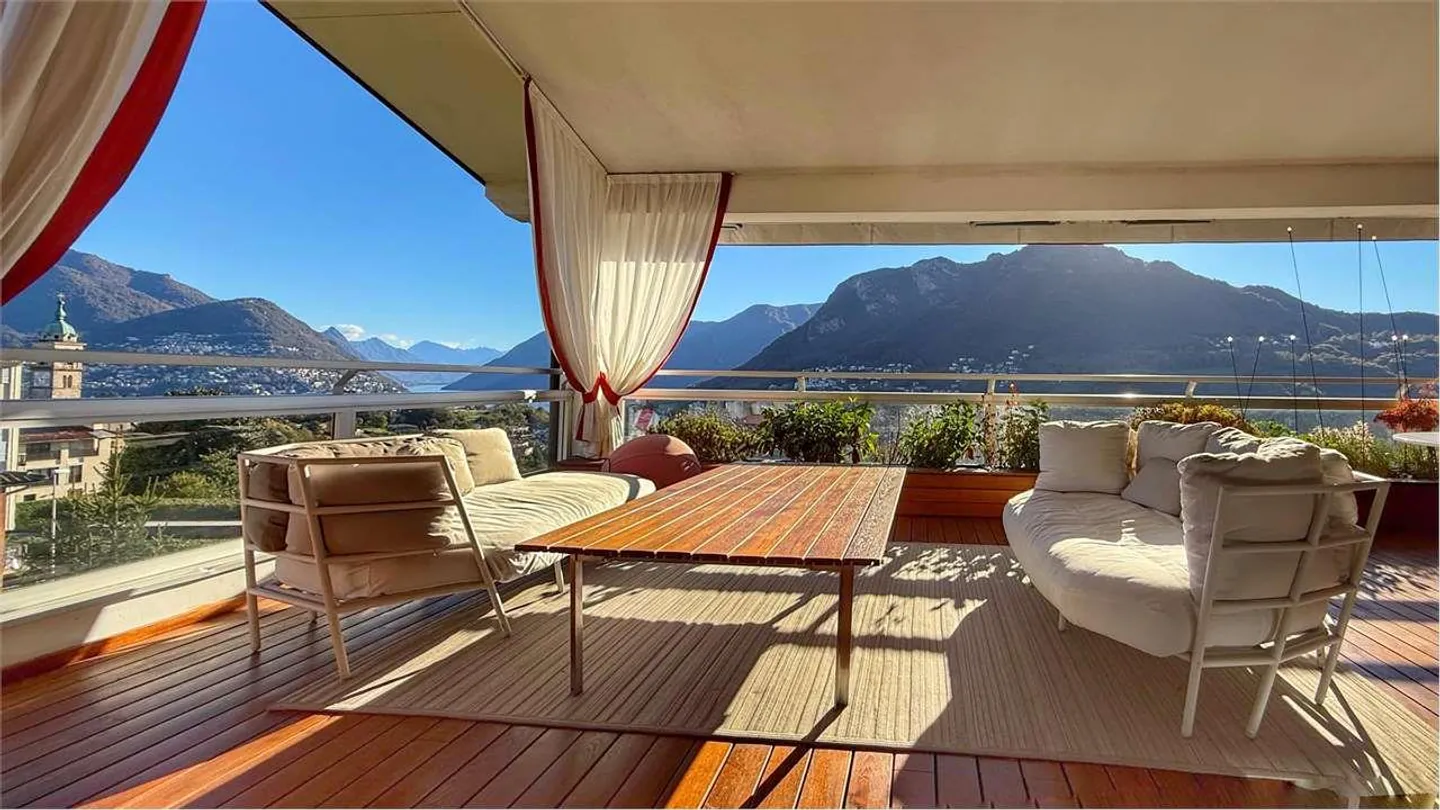 Wunderschönes Dachgeschoß-Duplex mit Seeblick zum Verkauf - Foto 1 von 13