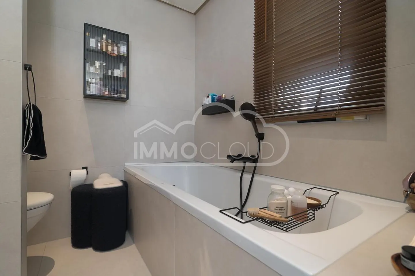 Casa Semi-Indipendente Incantevole - Foto 10 di 17