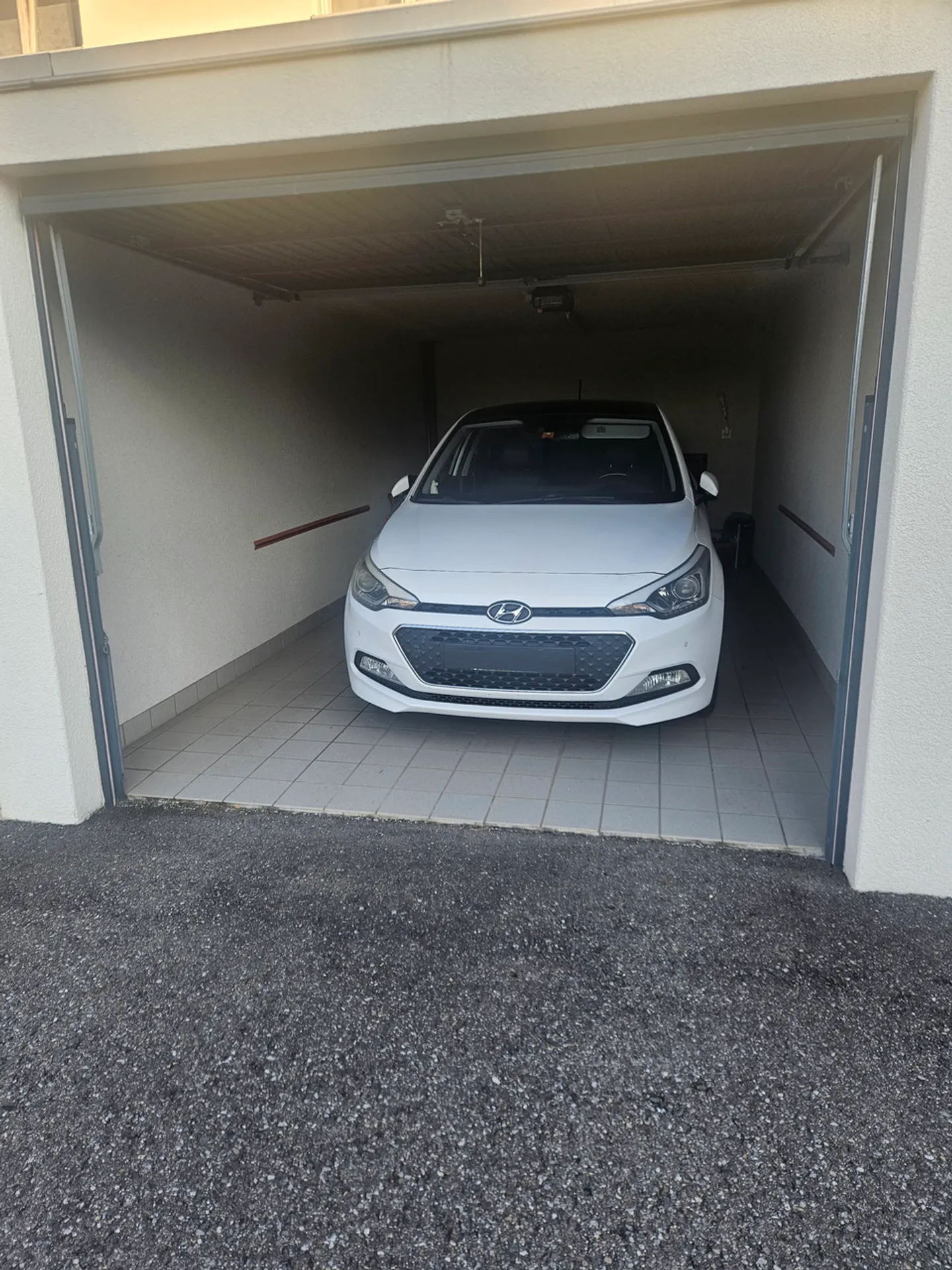Box garage privato a Estavayer - Foto 2 di 3