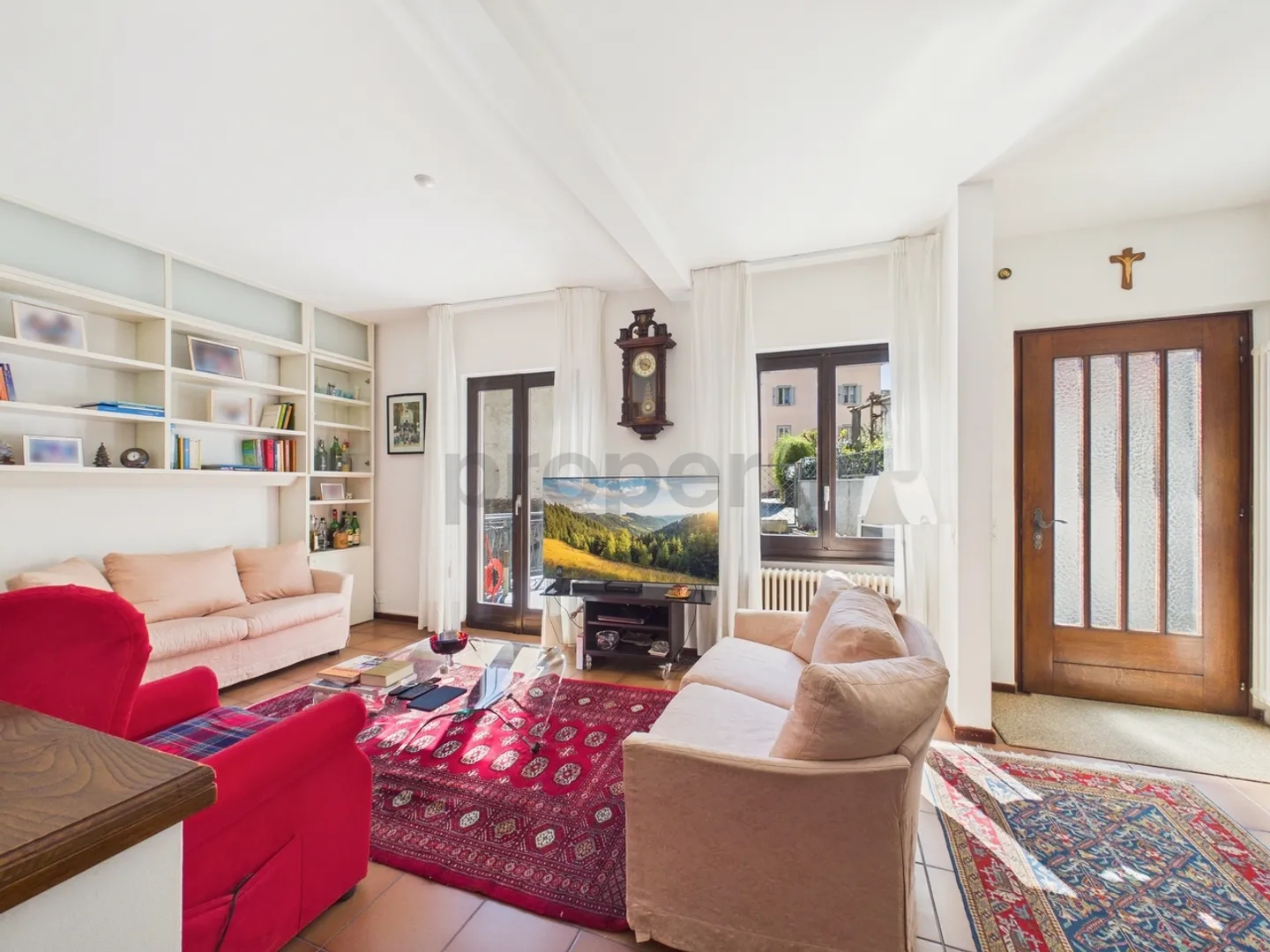 Elegant single-family house with 4.5 rooms and garage in the center of Gravesano - Photo 4 of 13