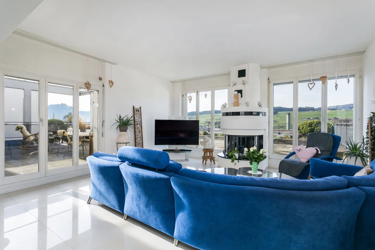 4.5-Room Terrace House in the Best View Location in Küssnacht am Rigi - Photo 2 of 12