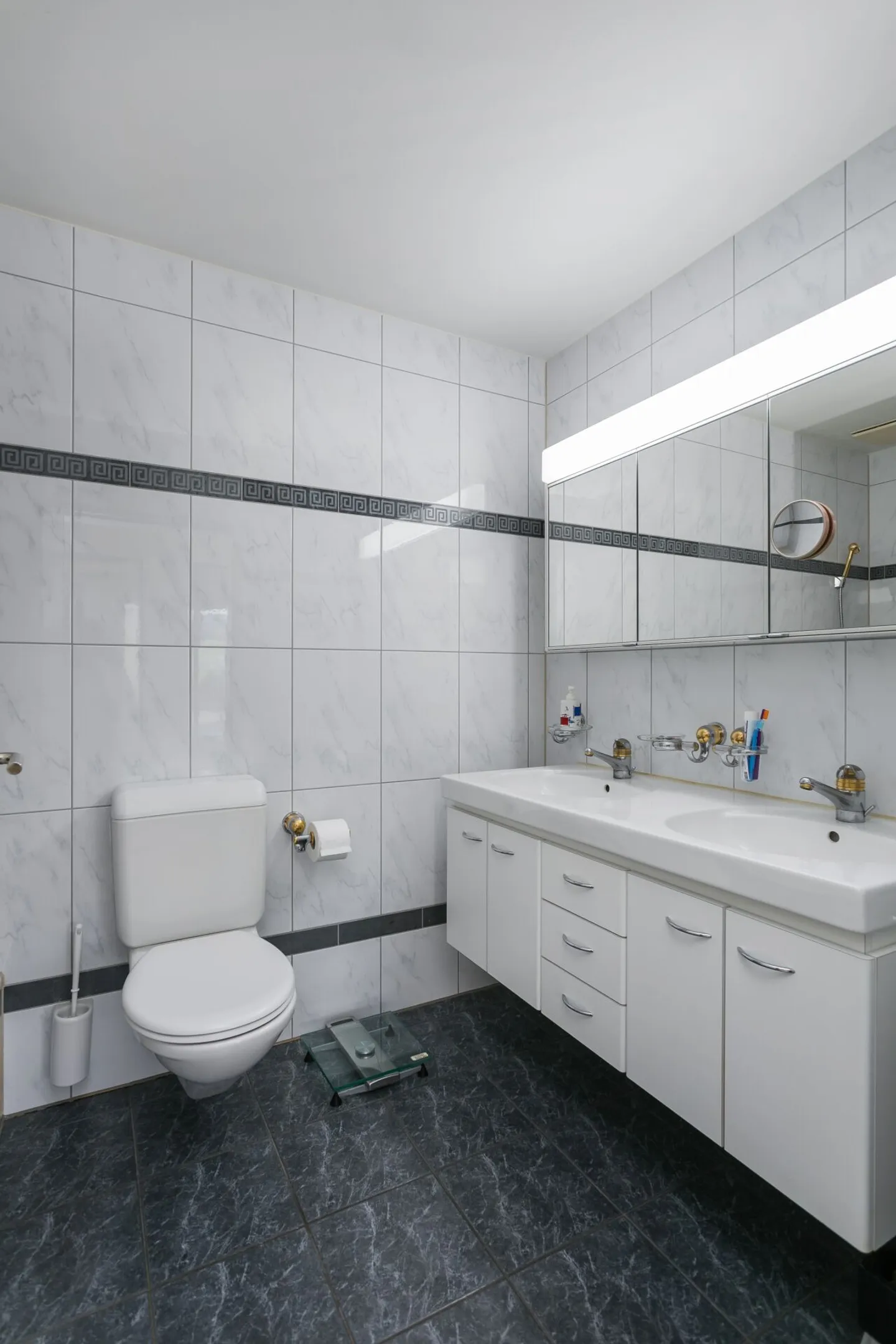 4.5-Room Terrace House in the Best View Location in Küssnacht am Rigi - Photo 8 of 12