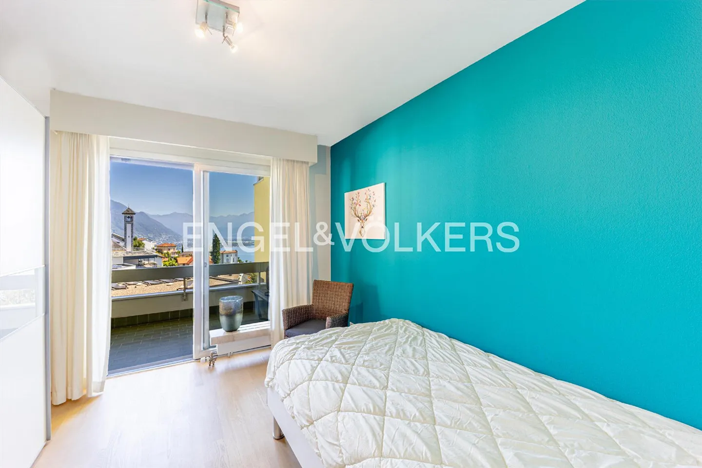 4.5 Room Apartment with Beautiful Lake View (45) - Photo 9 of 12