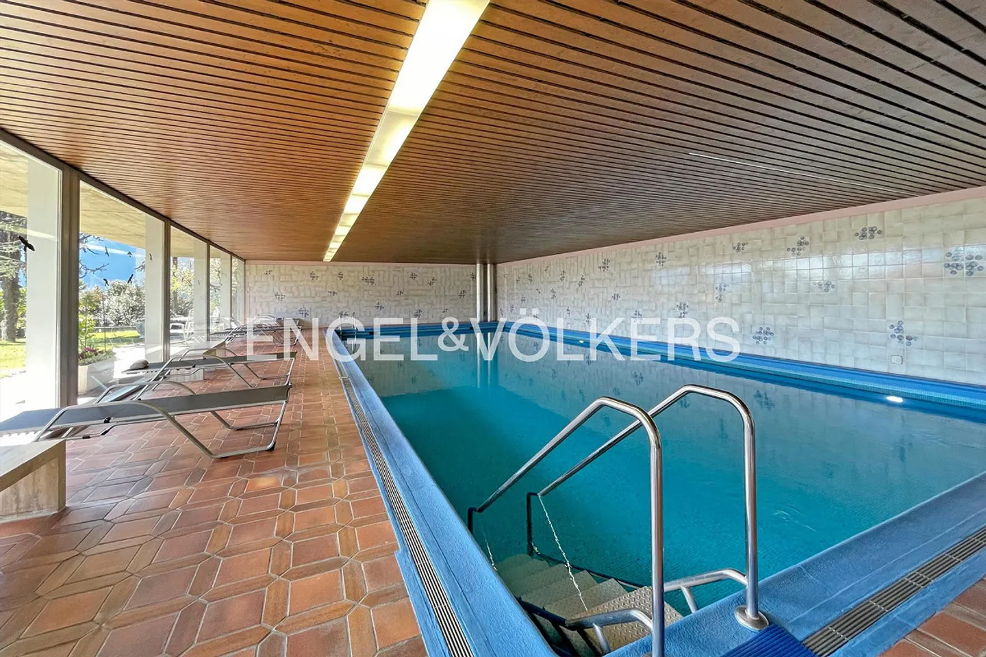 4.5 Room Apartment with Beautiful Lake View (45) - Photo 12 of 12