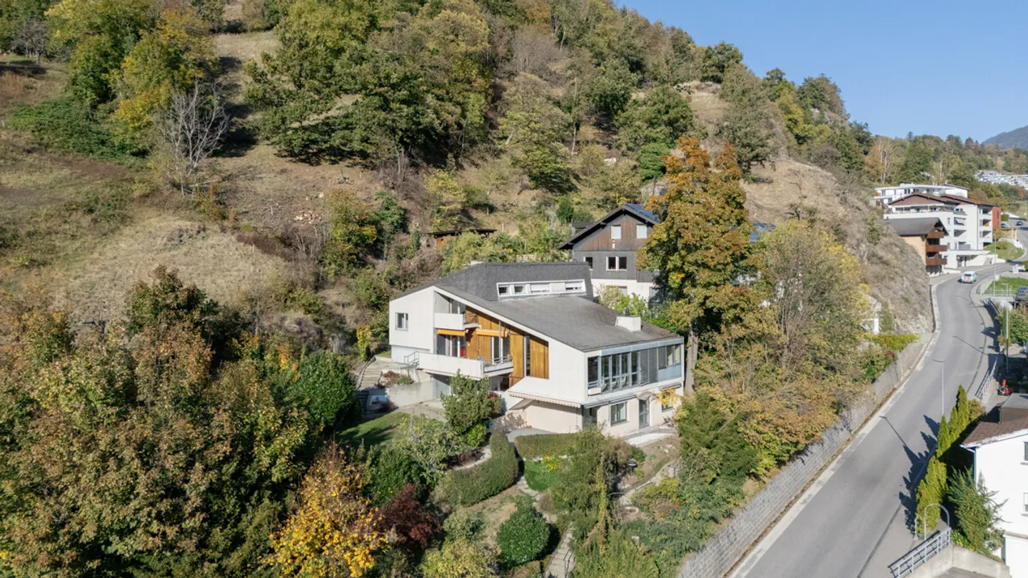 Maison spacieuse avec un appartement séparé dans un emplacement ensoleillé - Photo 1 sur 13