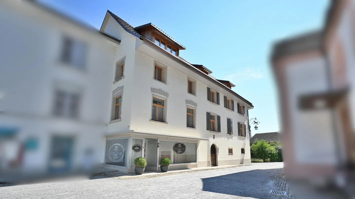 MFH rénové | 7 unités | 4 % de rendement | Centre de Bad Zurzach - Photo 1 sur 15