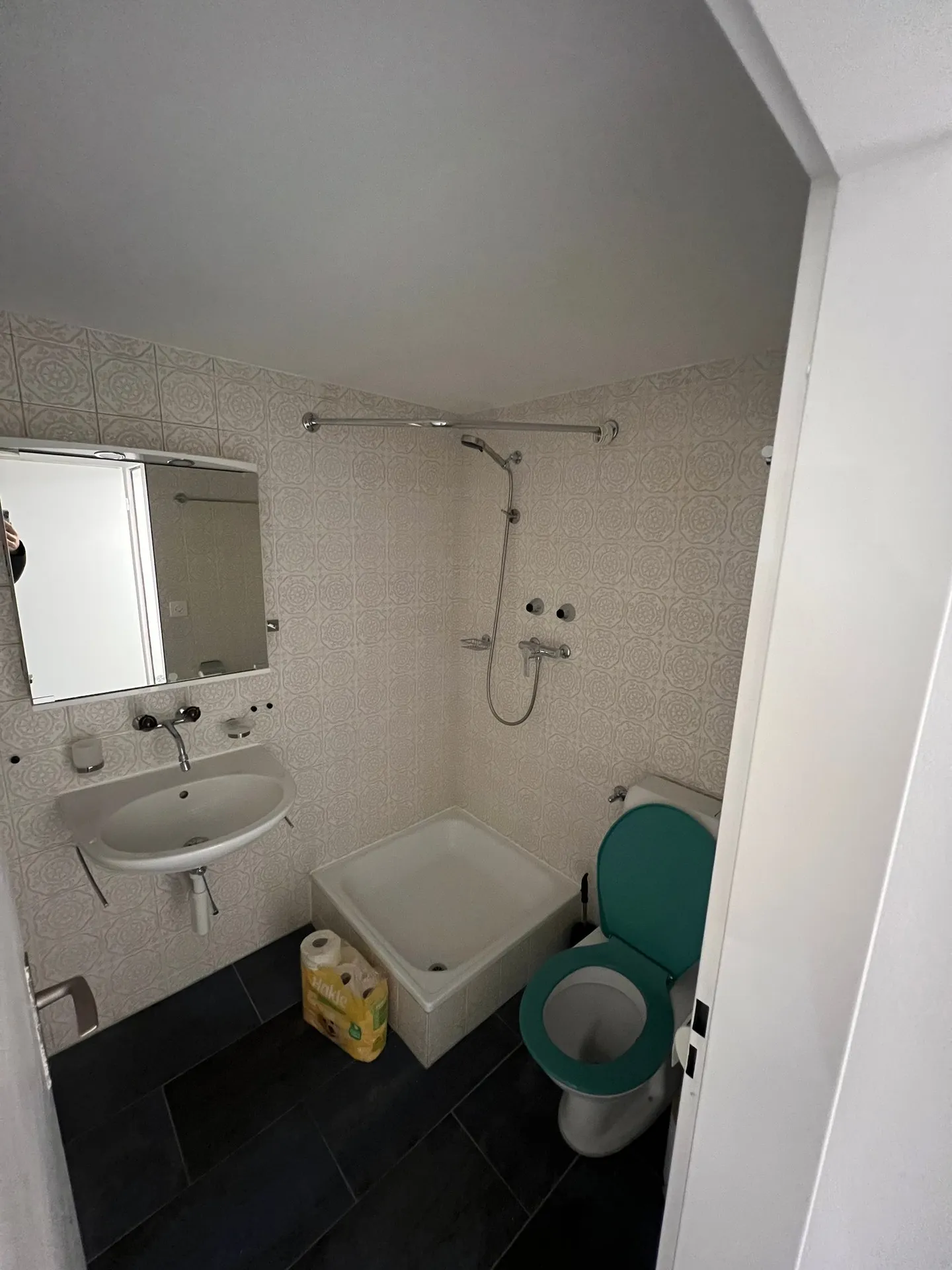 Cozy 1-room studio in a quiet location in Ittigen - Photo 3 of 3