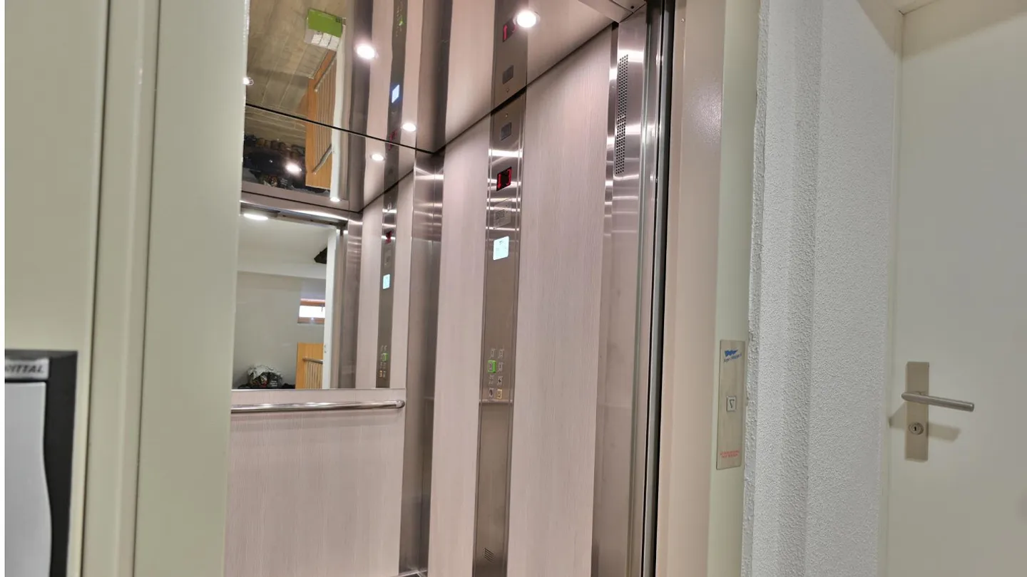 MFH rénové | 7 unités | 4 % de rendement | Centre de Bad Zurzach - Photo 6 sur 15