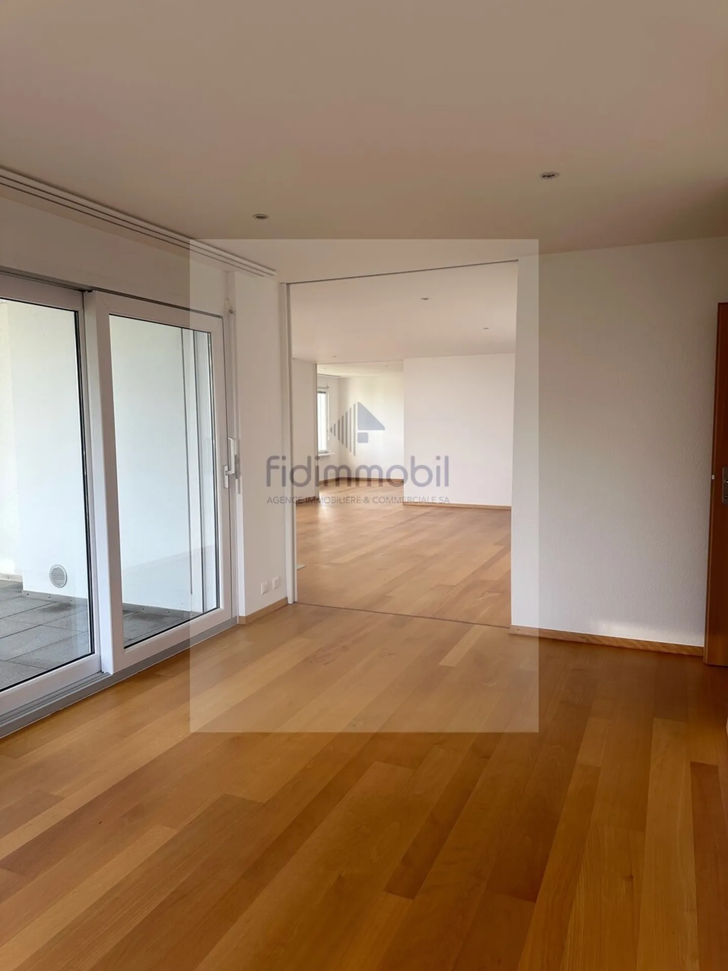 Appartamento spazioso con terrazza - Foto 5 di 10