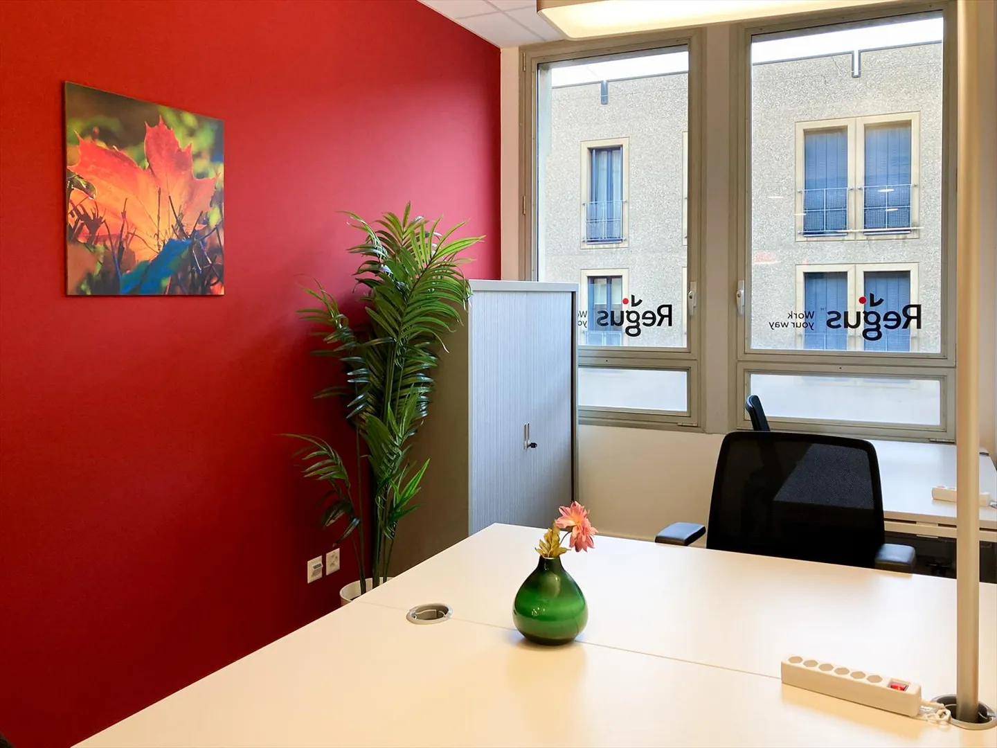 Dedicated office for 3 people at Regus Quartiere Maghetti - Photo 6 of 17