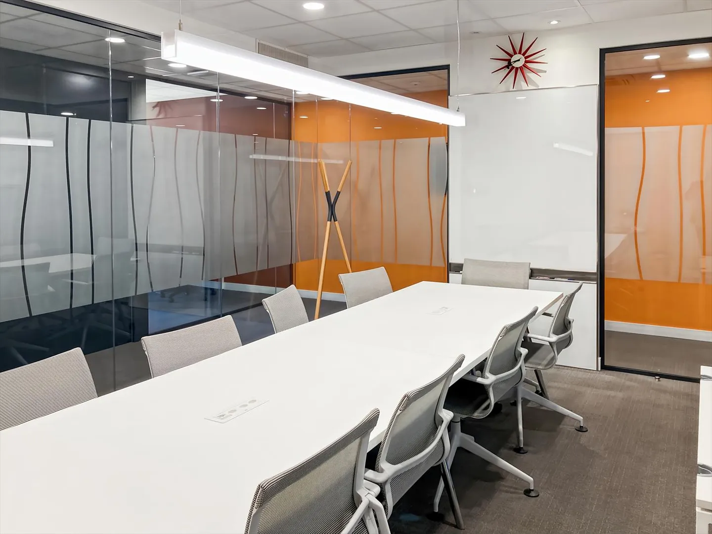 Dedicated office for 3 people at Regus Quartiere Maghetti - Photo 13 of 17