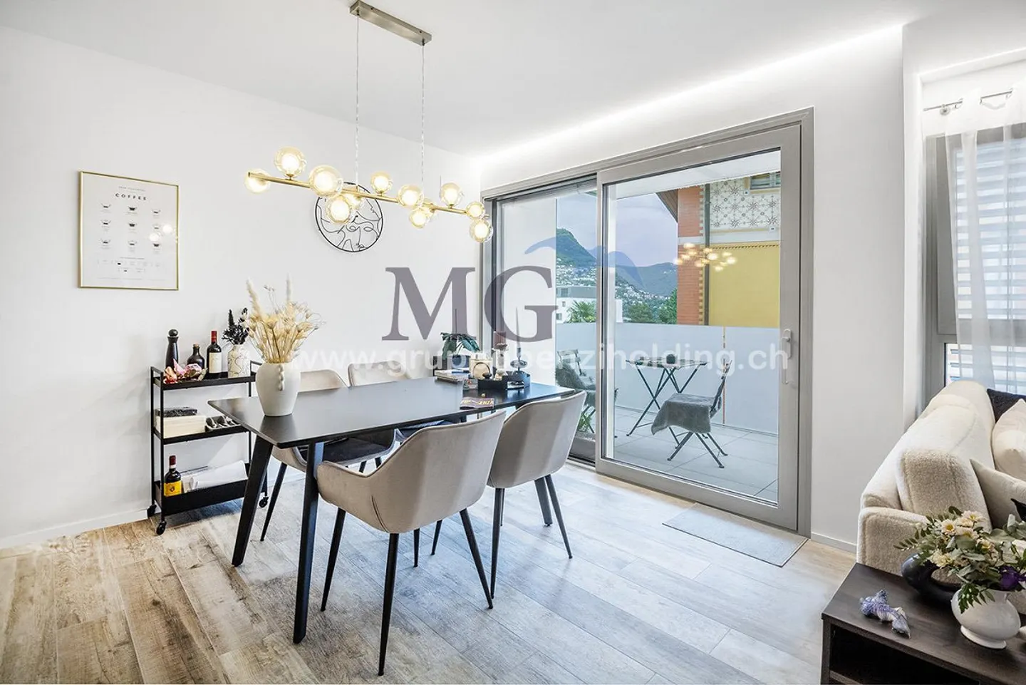 Appartement spacieux de 2,5 pièces neuf avec vue dégagée - Photo 2 sur 16