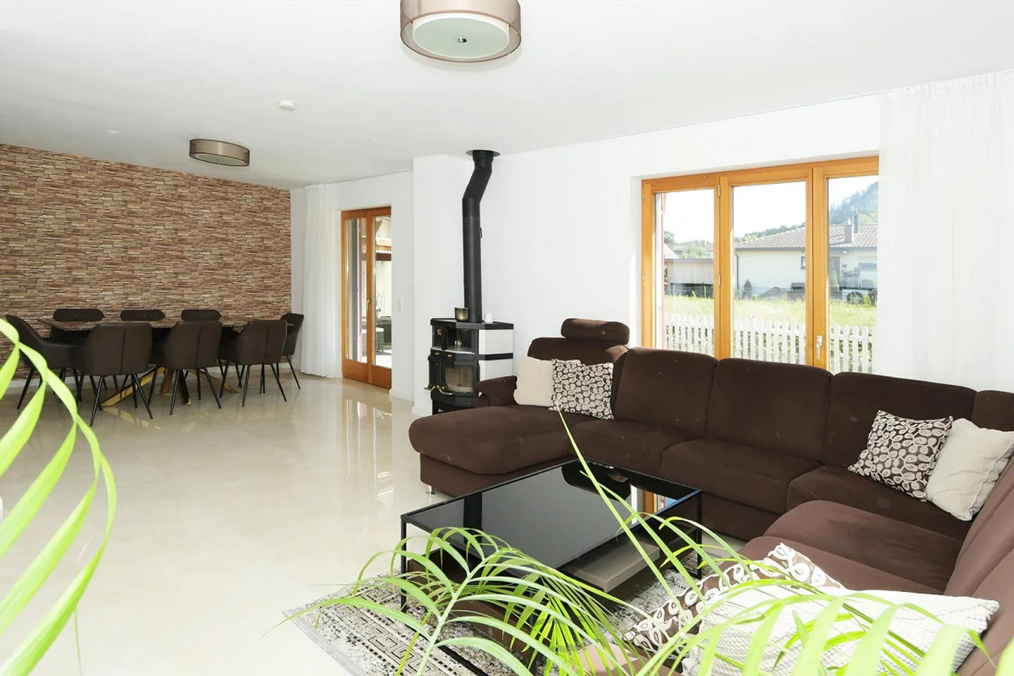 Geräumiges Familienhaus mit Garten - Foto 5 von 14