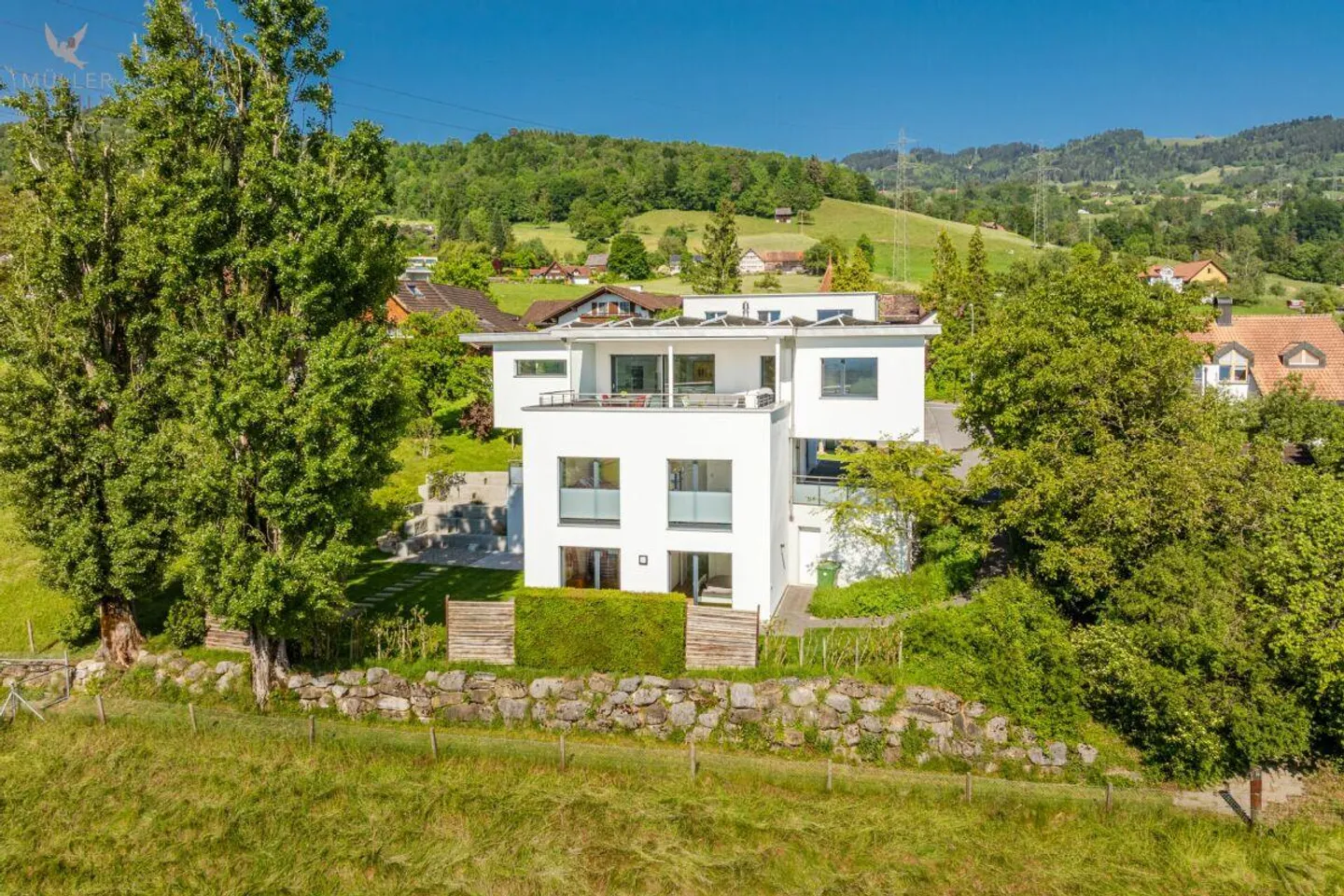 Maison individuelle exclusive de 6 1/2 pièces avec équipements de haute qualité - Photo 2 sur 13