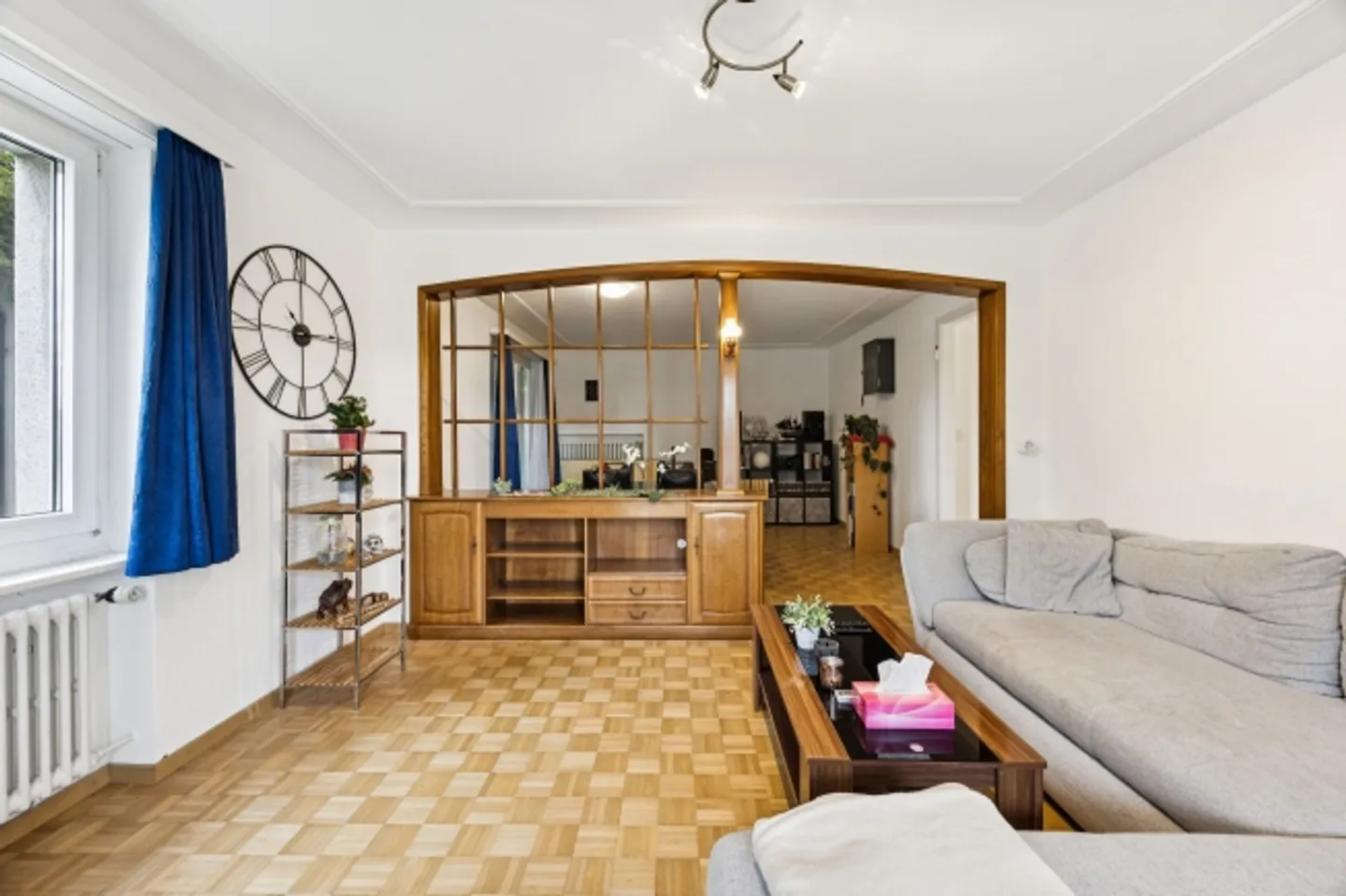 Affascinante casa bifamiliare con molte opzioni! - Foto 4 di 13