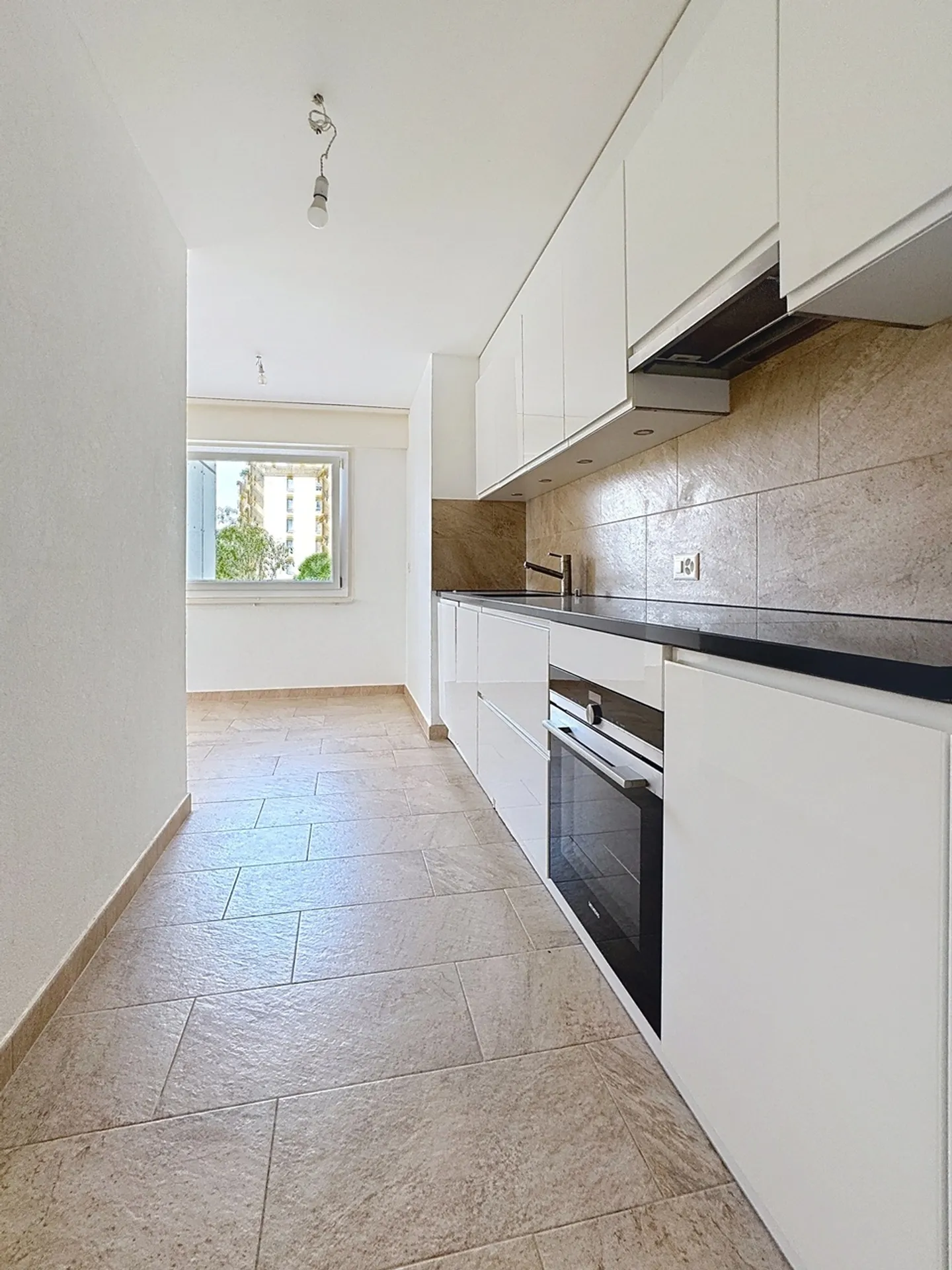Appartement à vendre - Photo 3 sur 13