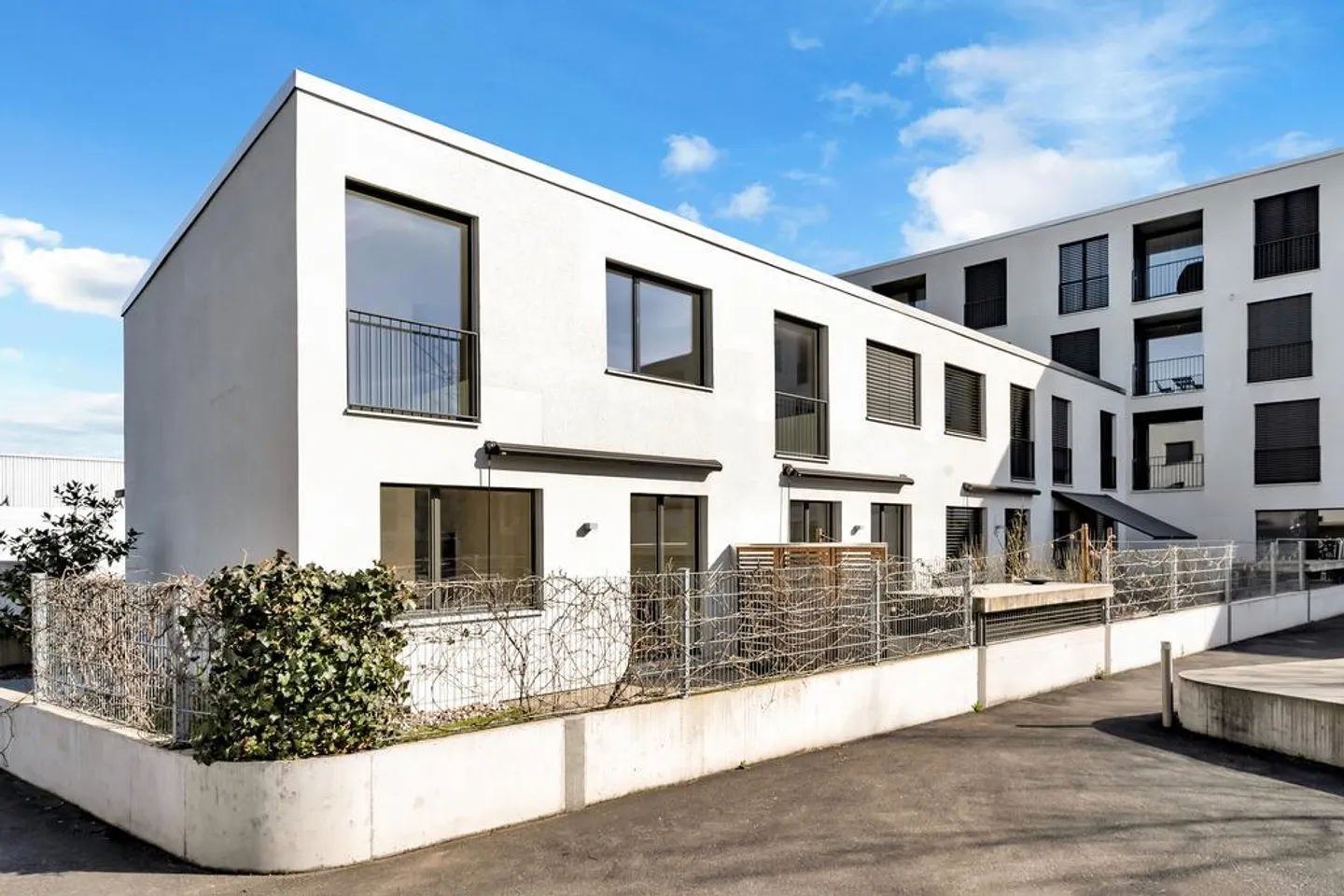 Einzigartige und moderne Maisonettewohnung an der Birs - Foto 1 von 10