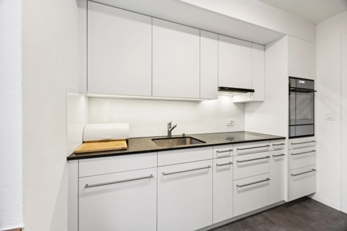 Affascinante casa bifamiliare con molte opzioni! - Foto 12 di 13