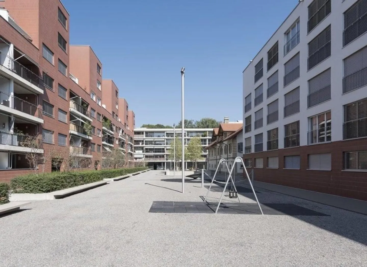 Central and Quiet: 2.5 Room Apartment in Wallisellen - Photo 1 of 1