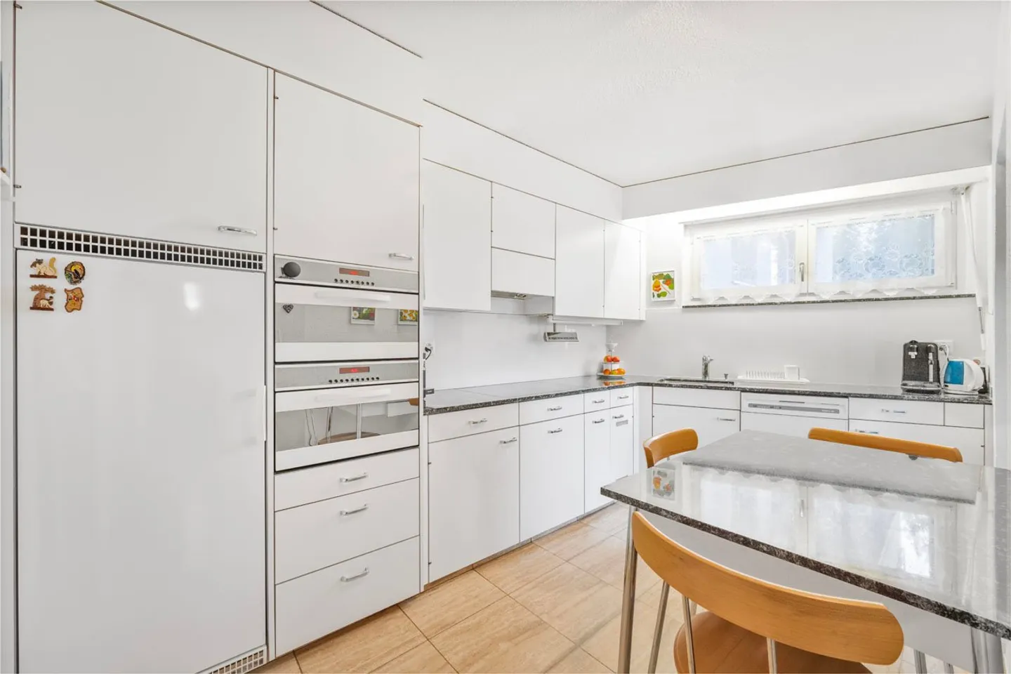 Affascinante casa a schiera a Esslingen – Vivere nel verde con collegamento alla città - Foto 3 di 19