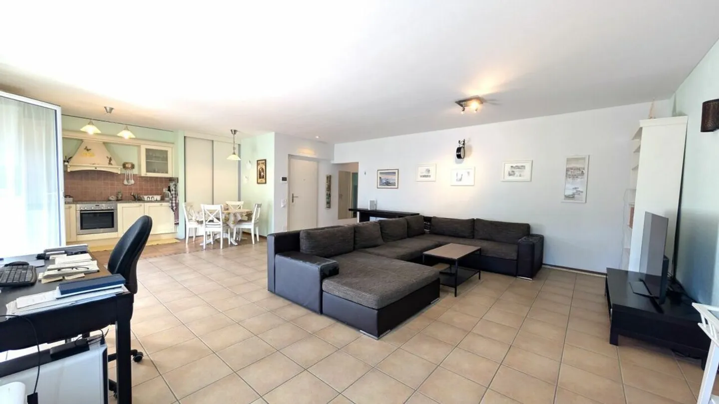 Eleganza urbana con vista sui castelli - Foto 3 di 11