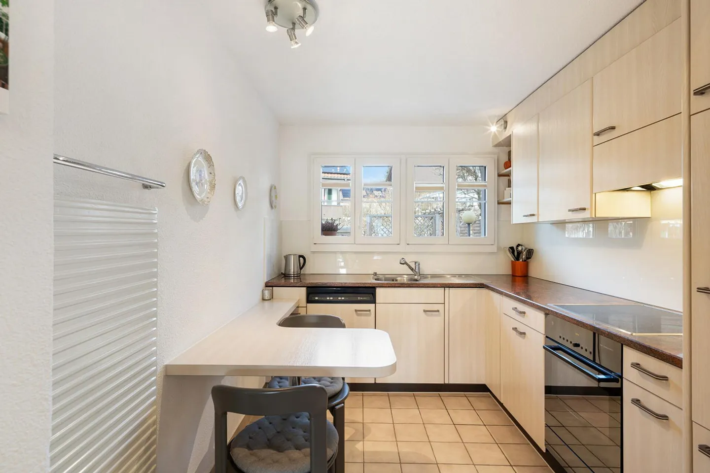 Charming Terraced House with Garden in Sunny Slope Location - Photo 4 of 31